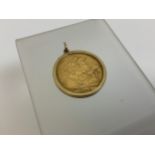 1899 Gold Full Sovereign in 9ct Mount - Total Weight 9.3gms