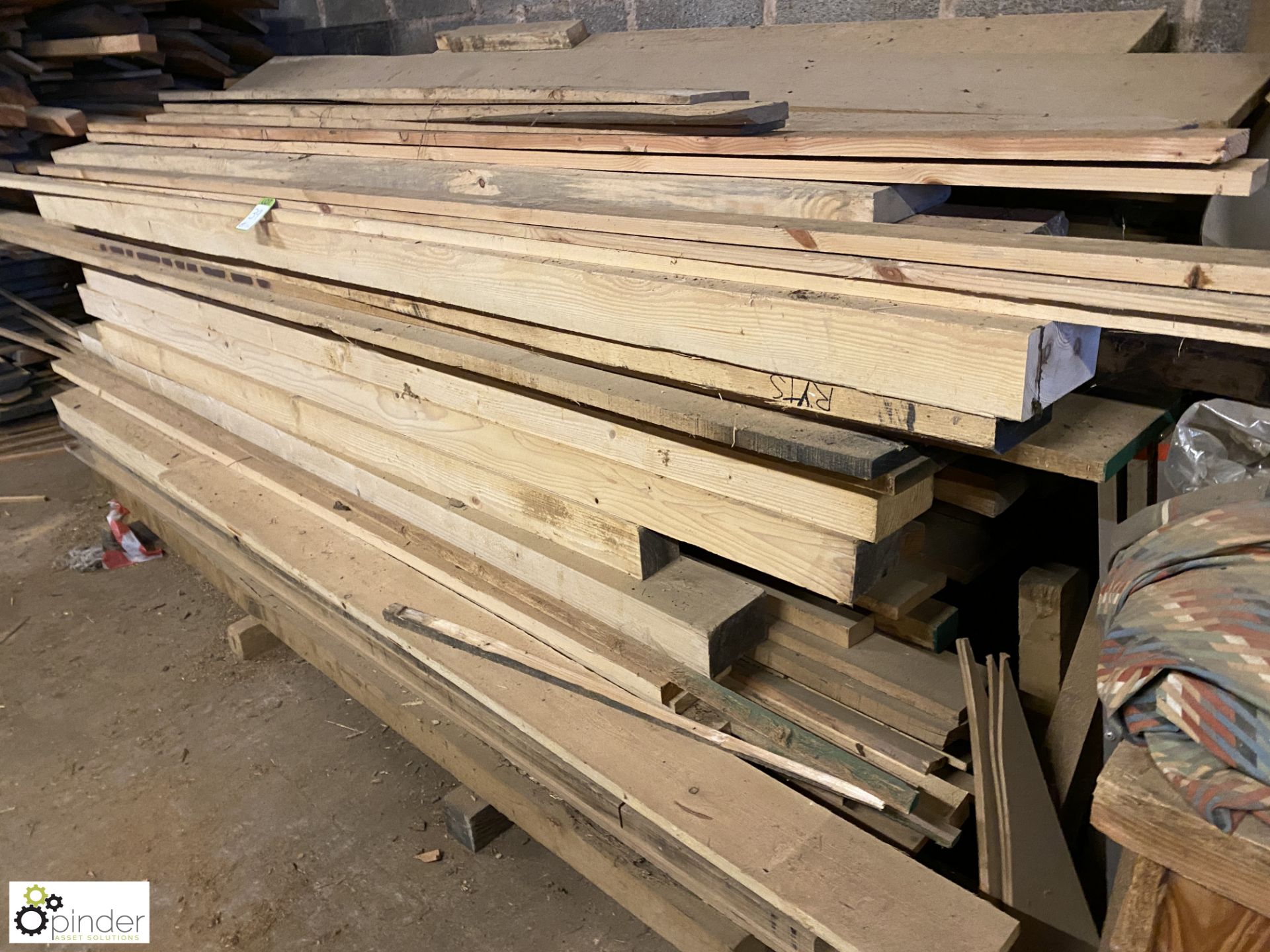 Large quantity Softwood/Hardwood Cut Beams, Boards and Lengths, up to 4000mm - Image 8 of 9