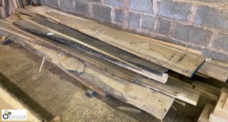 Quantity various Oak Boards, up to 3100mm