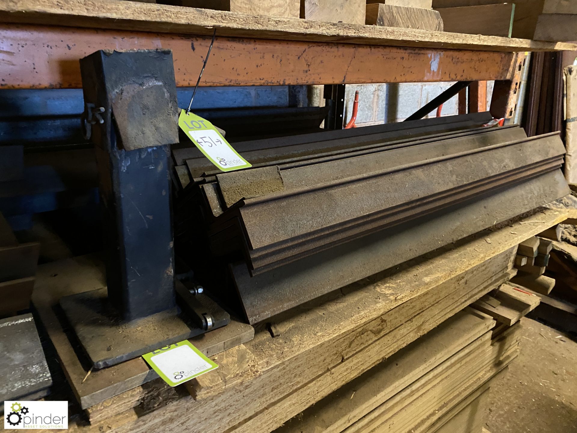 Quantity Steel Angle, 1000mm; 1200mm and 1500mm lengths, to 3 piles - Image 5 of 10