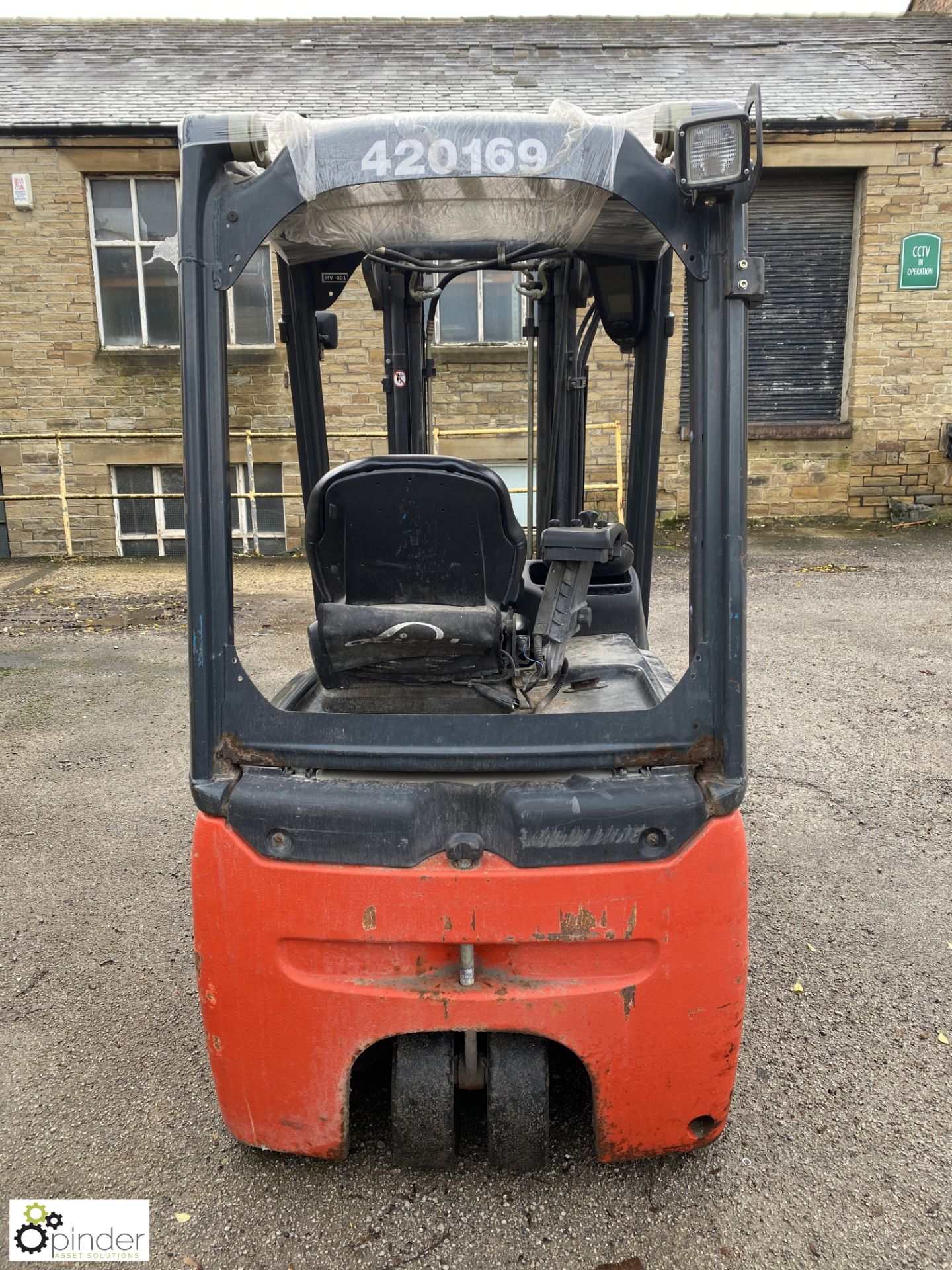Linde E14-01 3-wheel cantilever Electric Forklift Truck, 1400kg lift duplex clearview mast, closed - Image 5 of 18