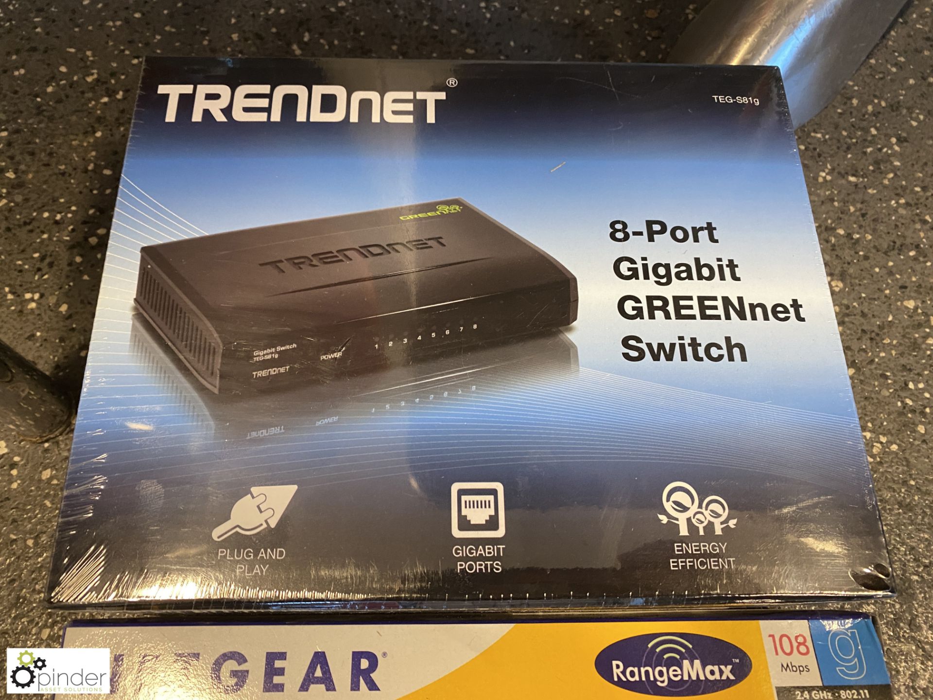 Trendnet 8-port Switch, unused, Netgear PCI Adapter and Netgear Wireless Adapter - Image 2 of 5