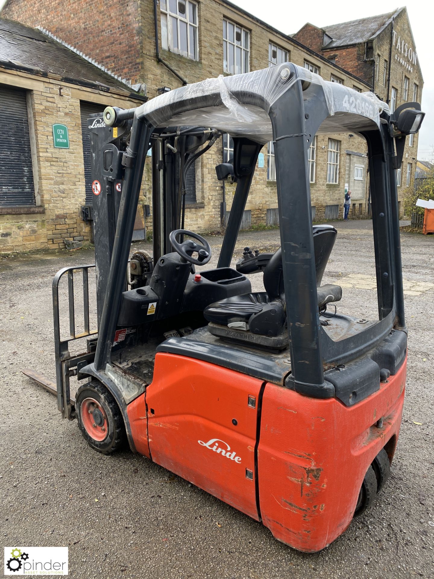 Linde E14-01 3-wheel cantilever Electric Forklift Truck, 1400kg lift duplex clearview mast, closed - Image 6 of 18