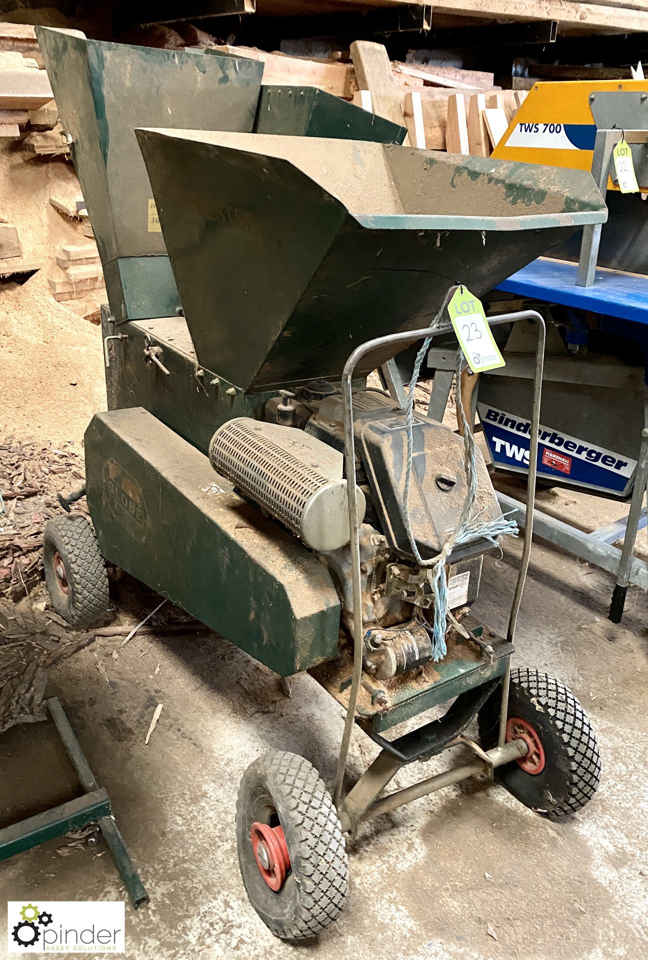 Globe diesel driven mobile Wood Chipper (LOCATION: Wolverton) - Image 3 of 8