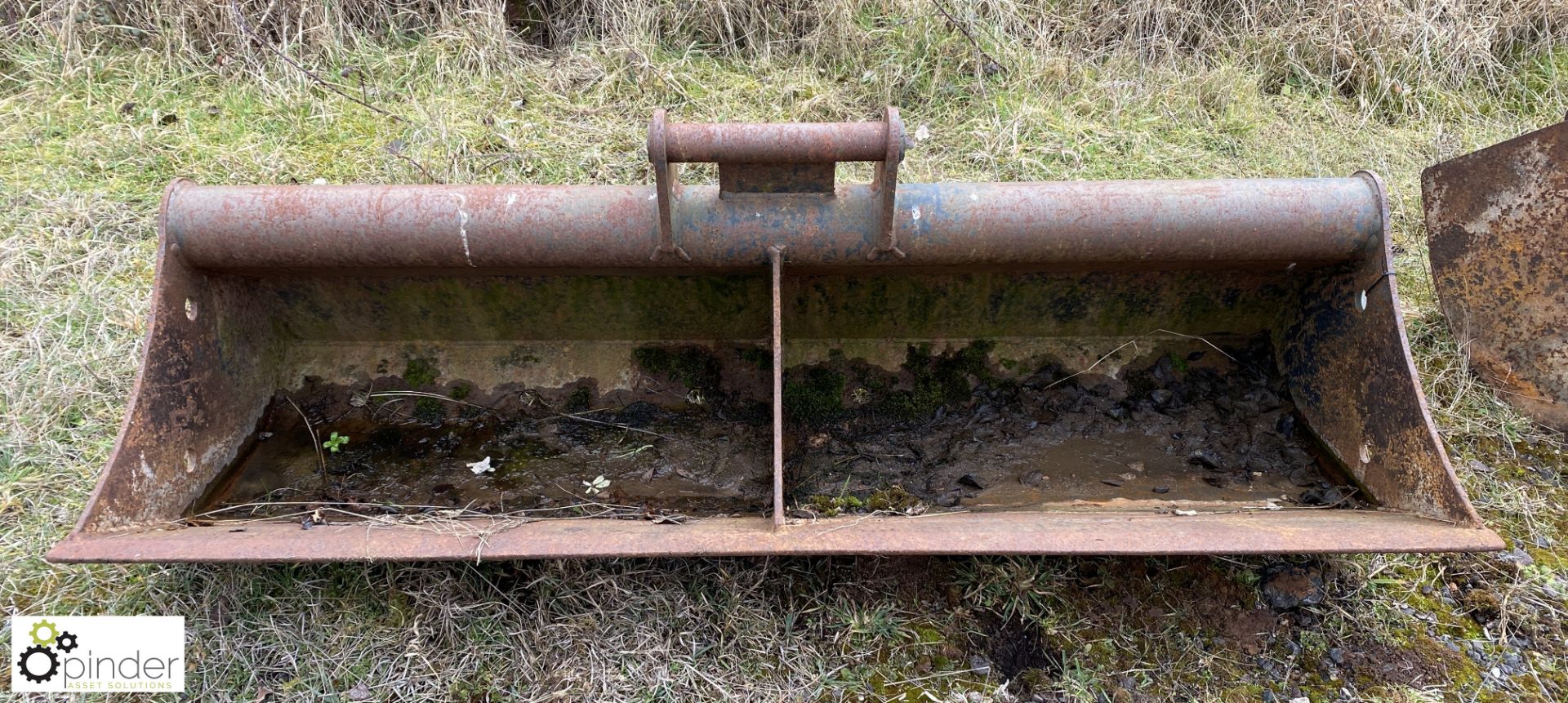 Drainage Bucket, for Kubota 1480mm wide (LOCATION: Wolverton) - Image 2 of 5