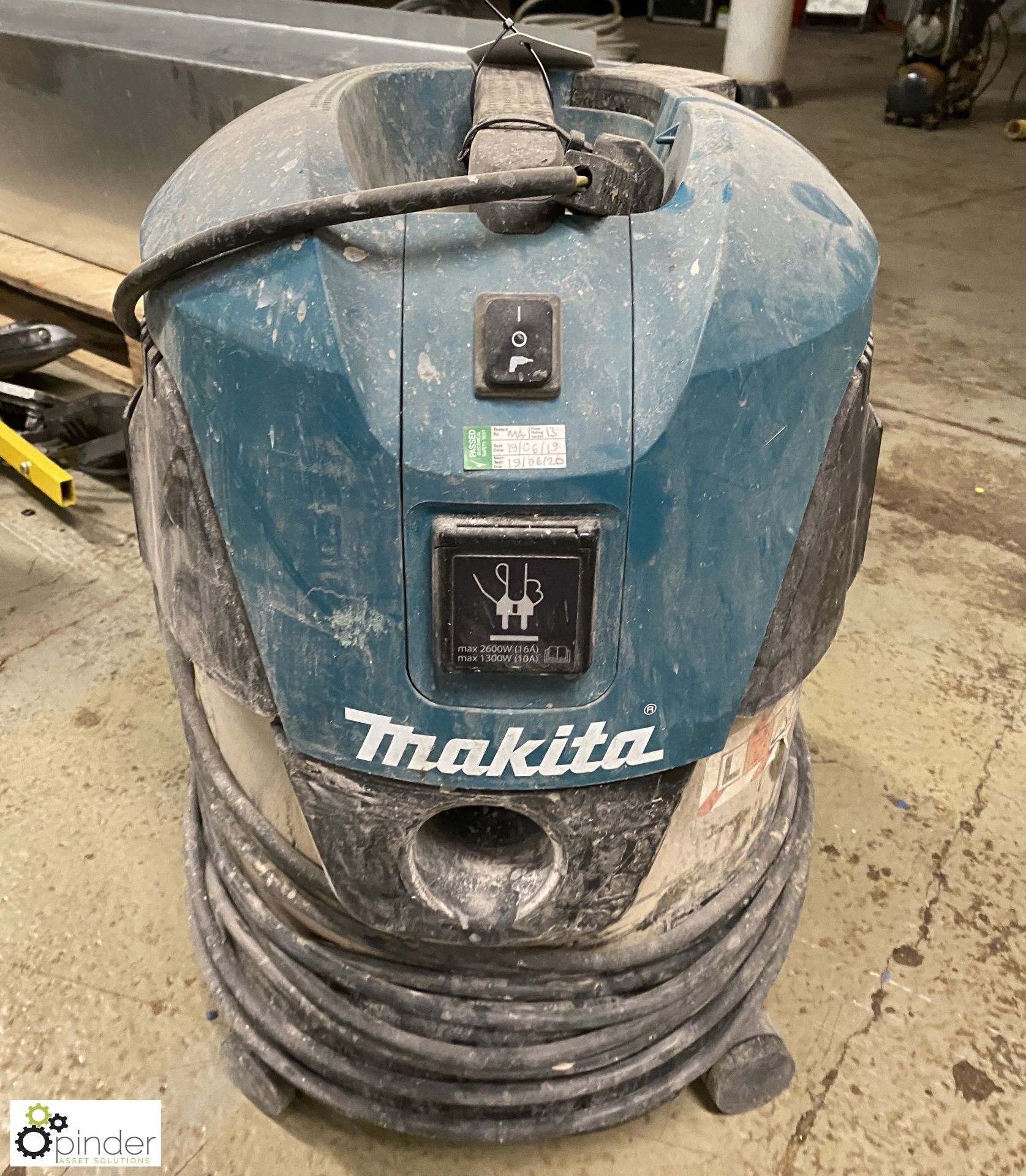 Makita VC2012L Vacuum, 240volts - Image 2 of 4