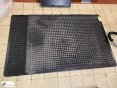 2 rubber anti slip Mats, 1200mm x 900mm