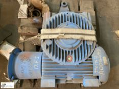 Flender CDA250 Gearbox, 7200NM, 1500rpm input, 34.09 output, unused with torque arm (Location