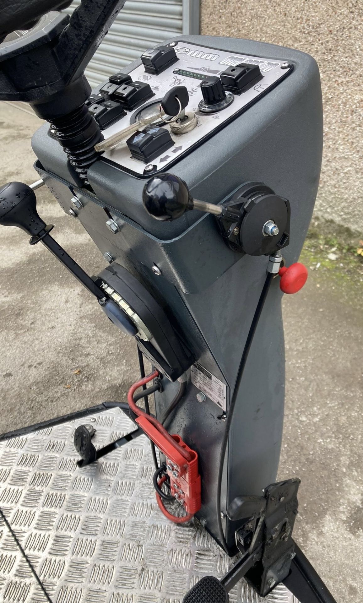 OMM Ciclope 70B ride on electric Sweeper, year 201 - Image 10 of 16