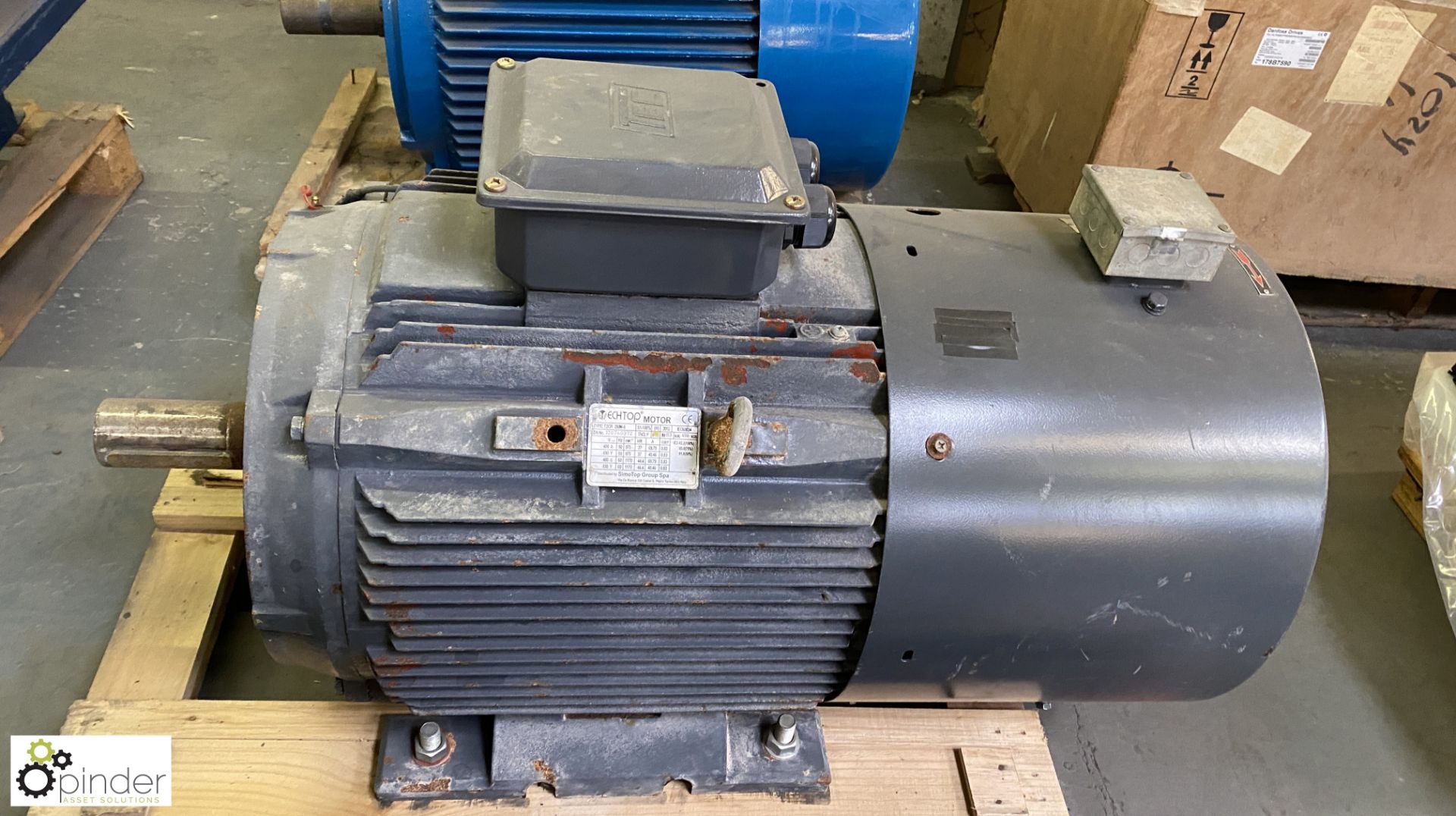 Tectop T2CR250M6 37kw Electric Motor, 975rpm, with blower unit (Location Carlisle Site 1) - Image 2 of 4