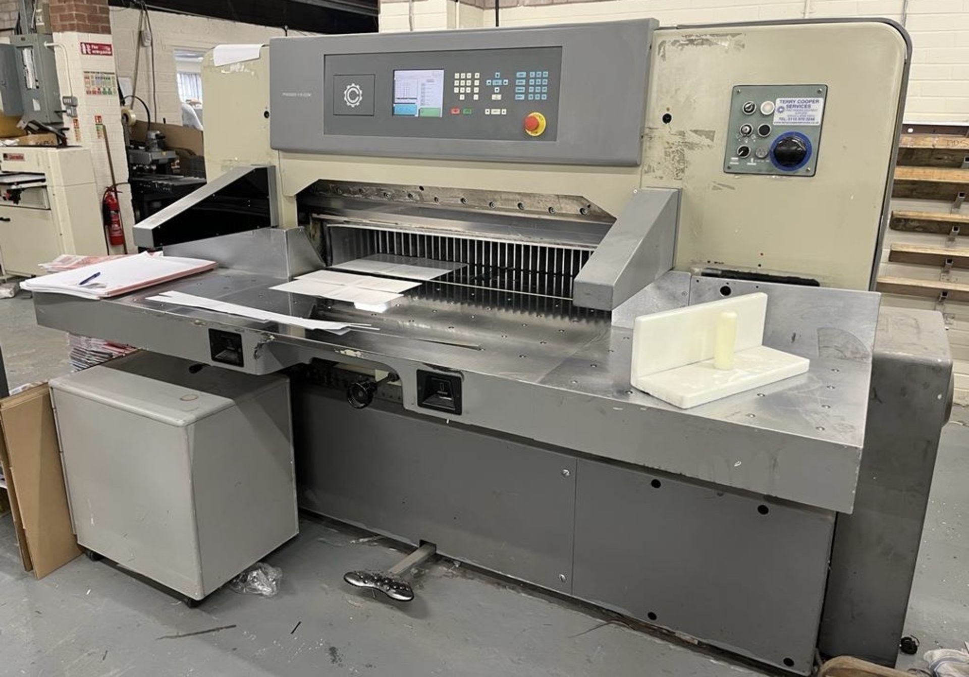 Terry Cooper Premier 115 CCM Programmable Guillotine, 1150mm, year 2006, serial number 06110 ( - Image 3 of 6