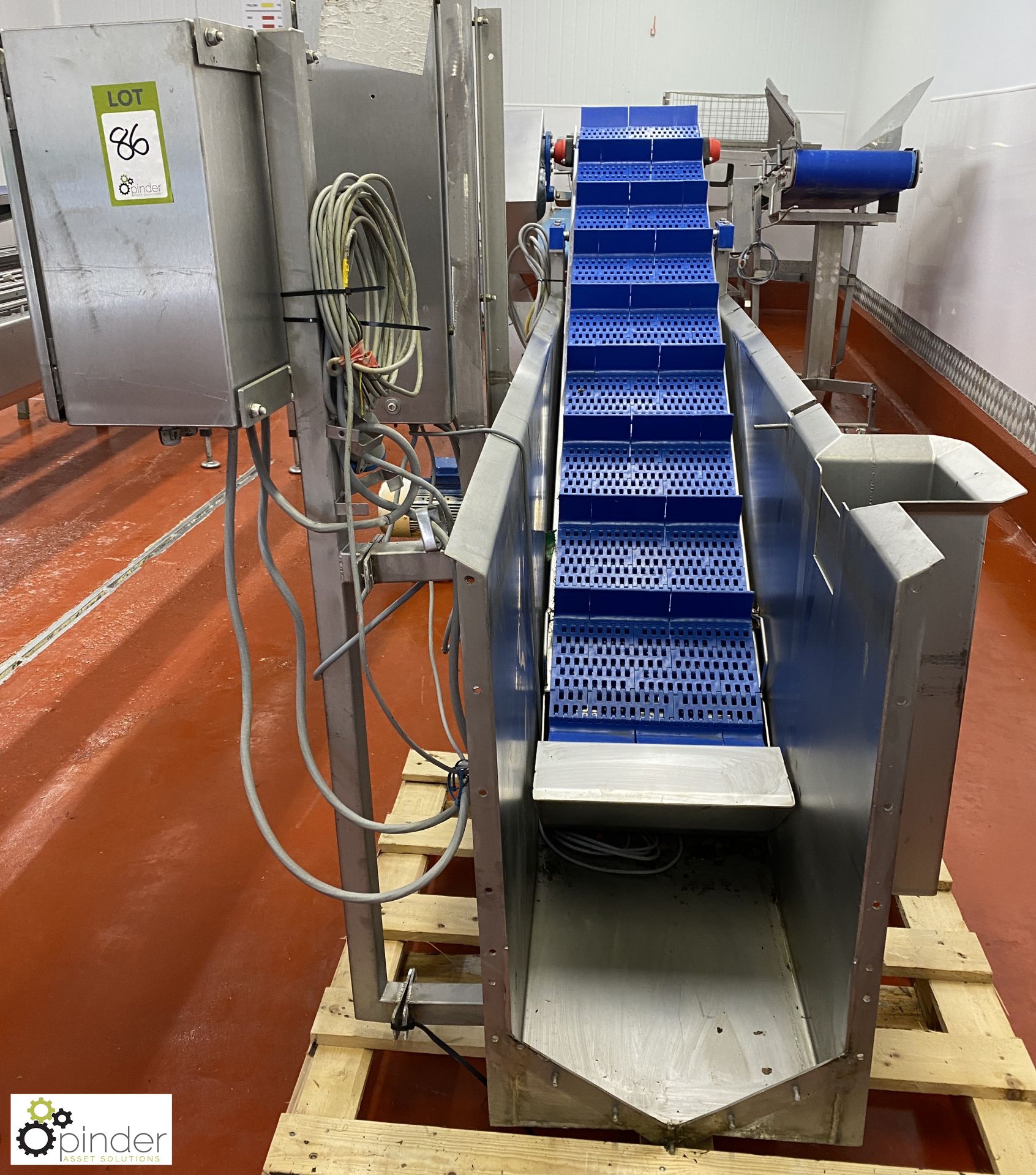 Food Technology tank mounted inclined Conveyor System, 2500mm x 370mm, with control panel and - Image 3 of 11