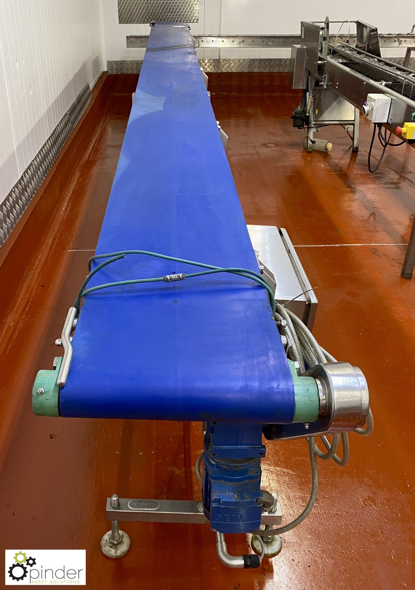 Stainless steel Belt Conveyor, 4950mm x 310mm, 240volts (Lift Out Fee: £30 plus VAT) - Image 3 of 6