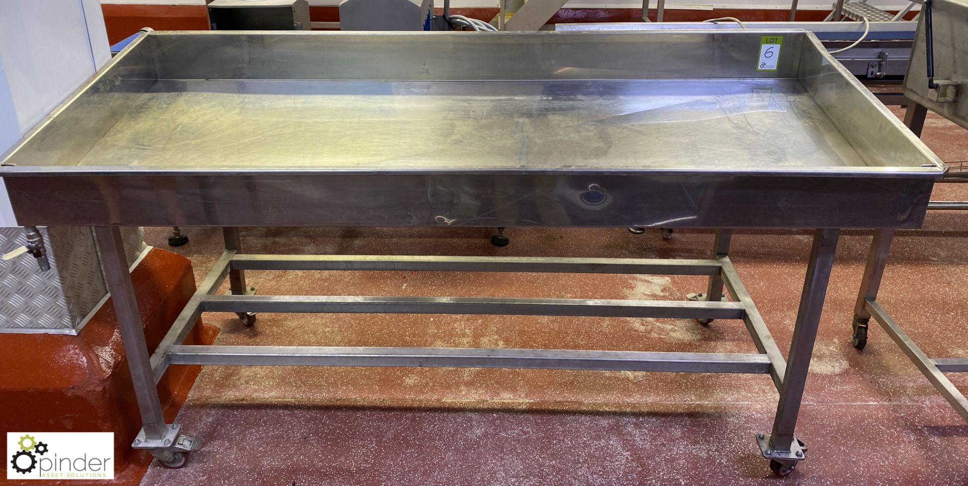 Stainless steel sloped mobile Gutting Table/Tank, 2050mm x 840mm x 950mm (Lift Out Fee: £10 plus - Image 2 of 4