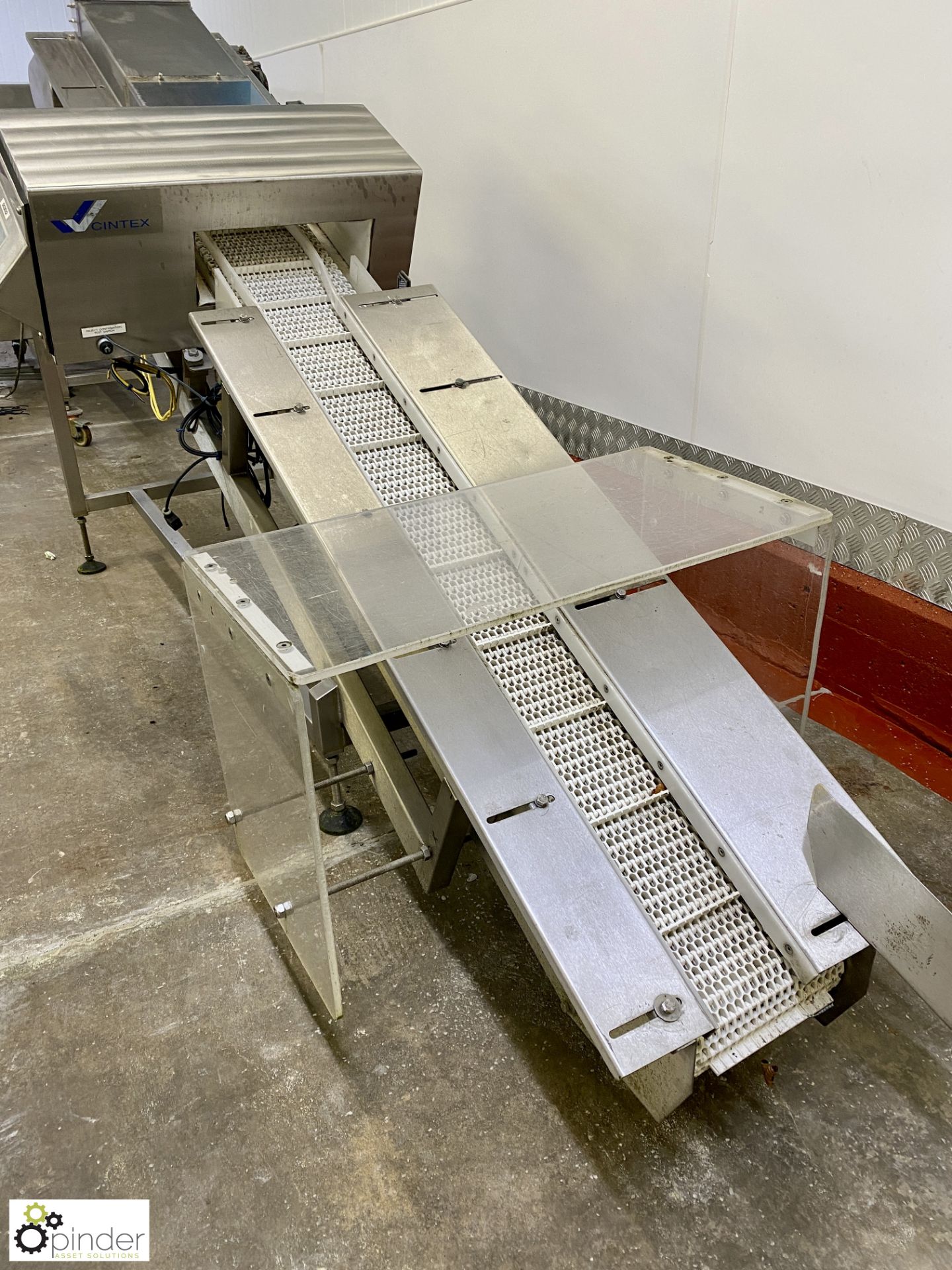Arnott inclined Conveyor, with metal detector, conveyor size 2800mm x 250mm, aperture 350mm x - Image 6 of 10