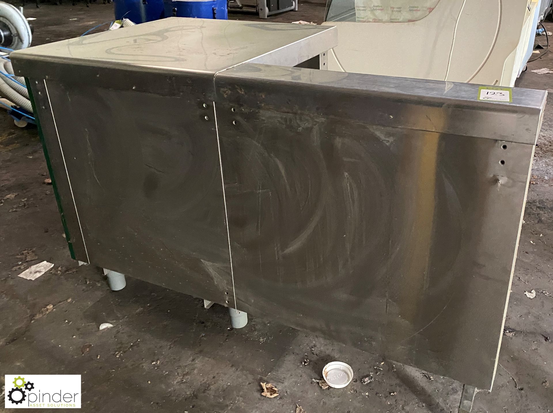 Stainless steel shaped Servery Unit, 720mm x 750mm x 900mm and 725mm x 150mm