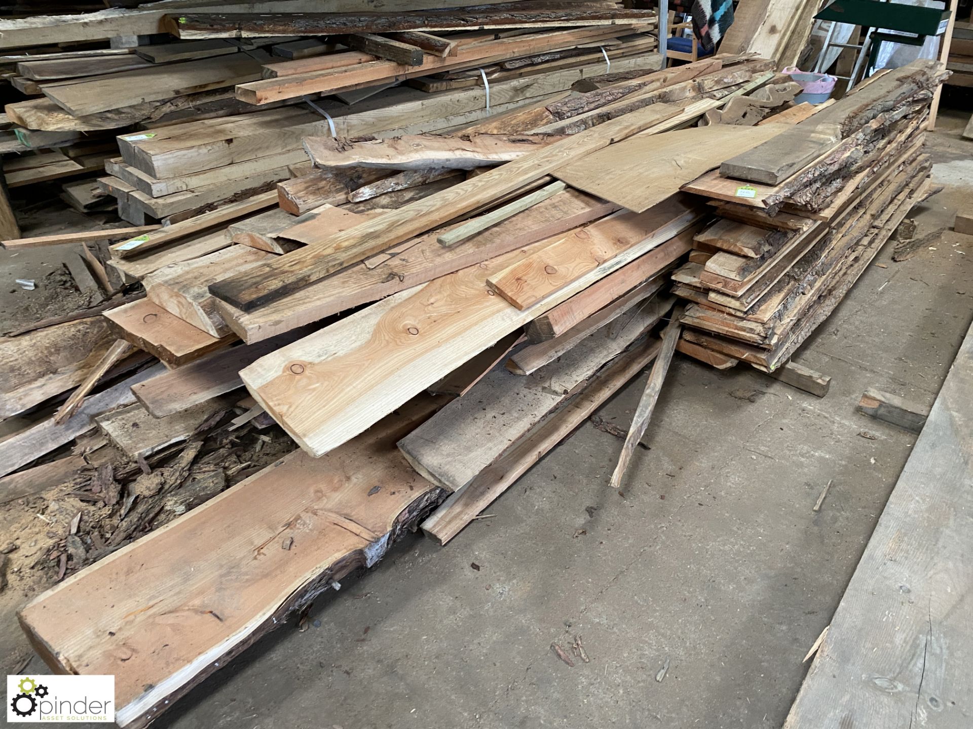 Quantity mixed Boards, comprising pine, oak, yew, etc