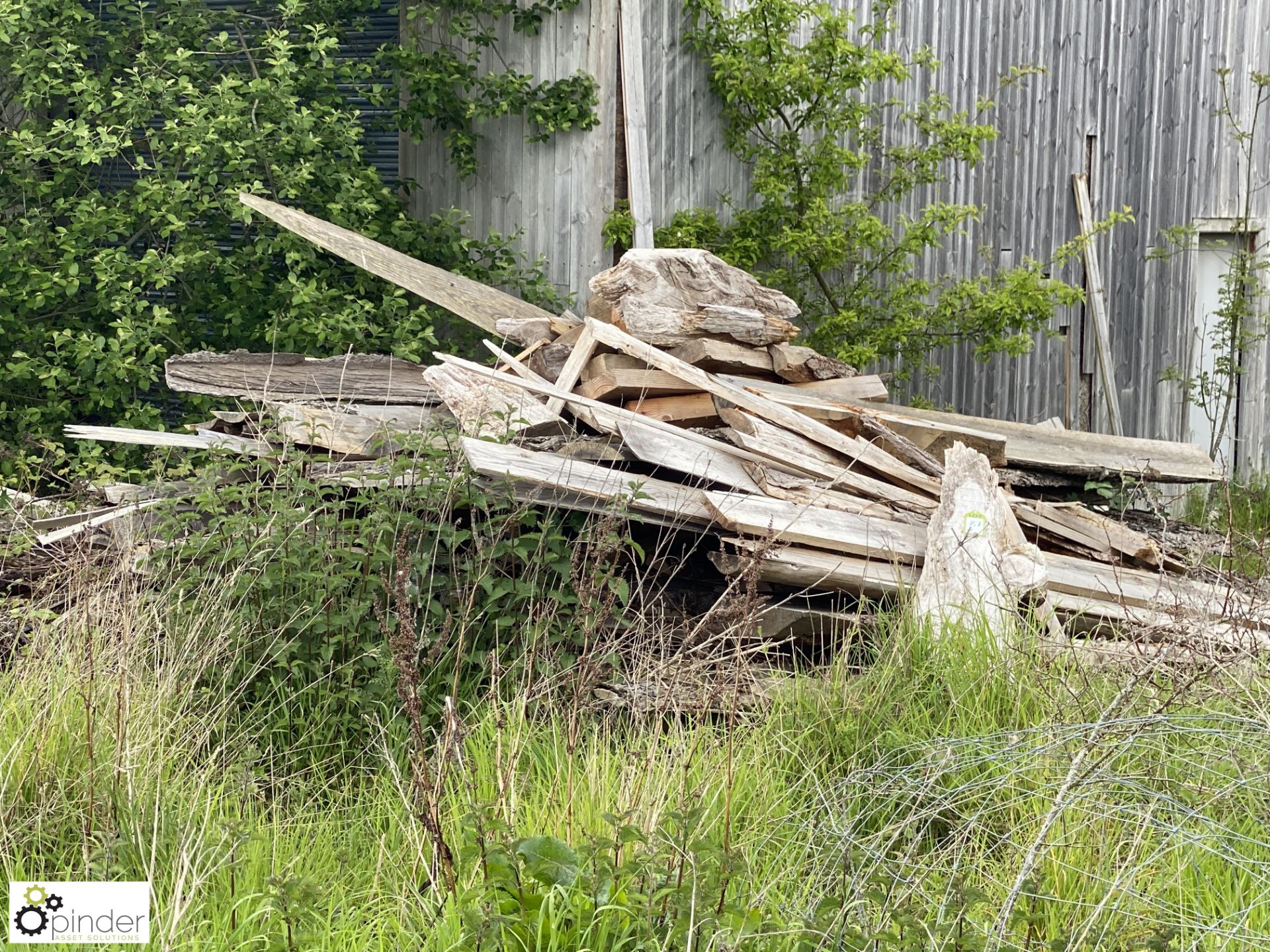 Various Off Cuts, Boards and Logs, comprising pine, oak, etc - Image 5 of 6