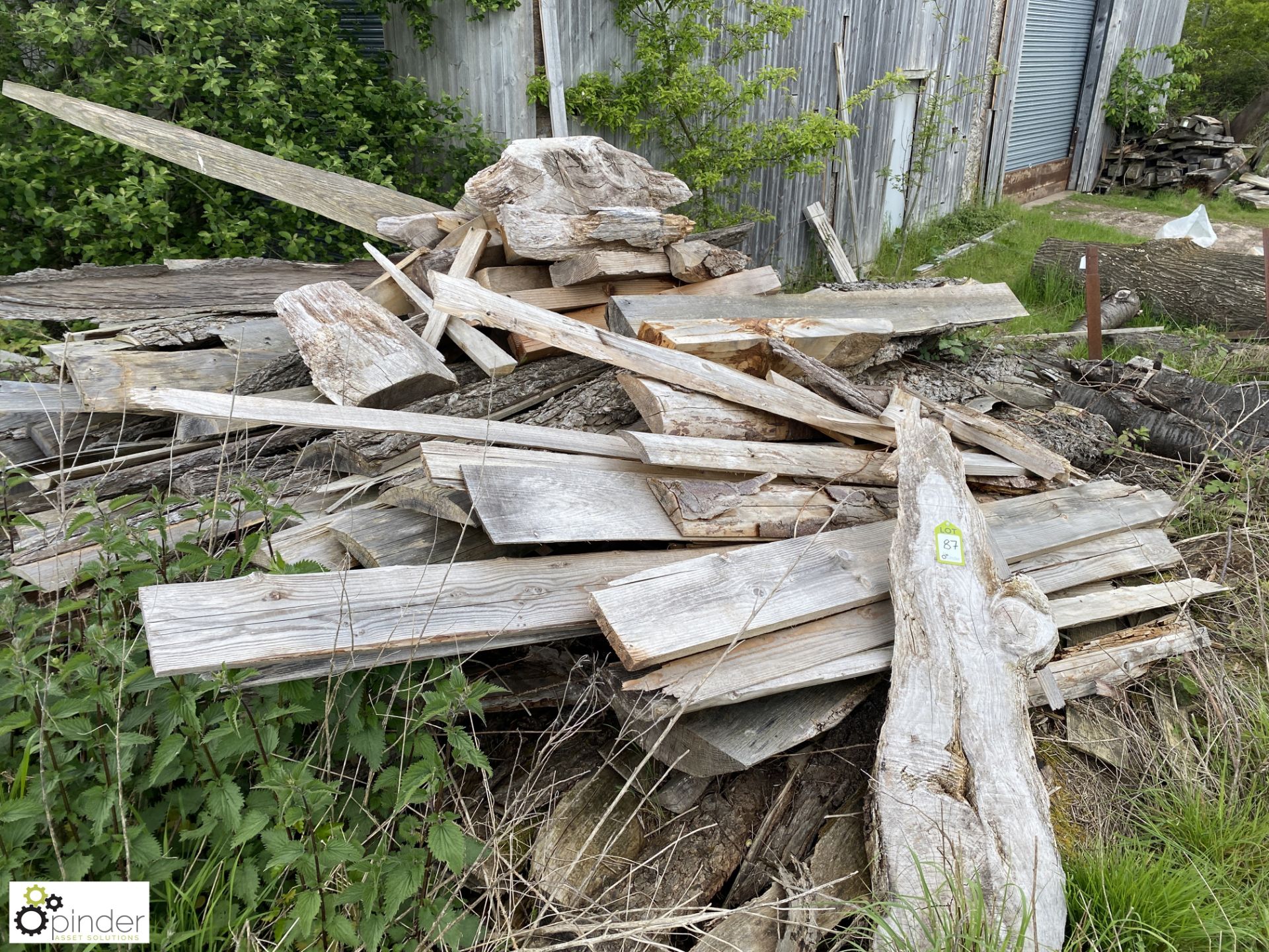 Various Off Cuts, Boards and Logs, comprising pine, oak, etc - Image 4 of 6