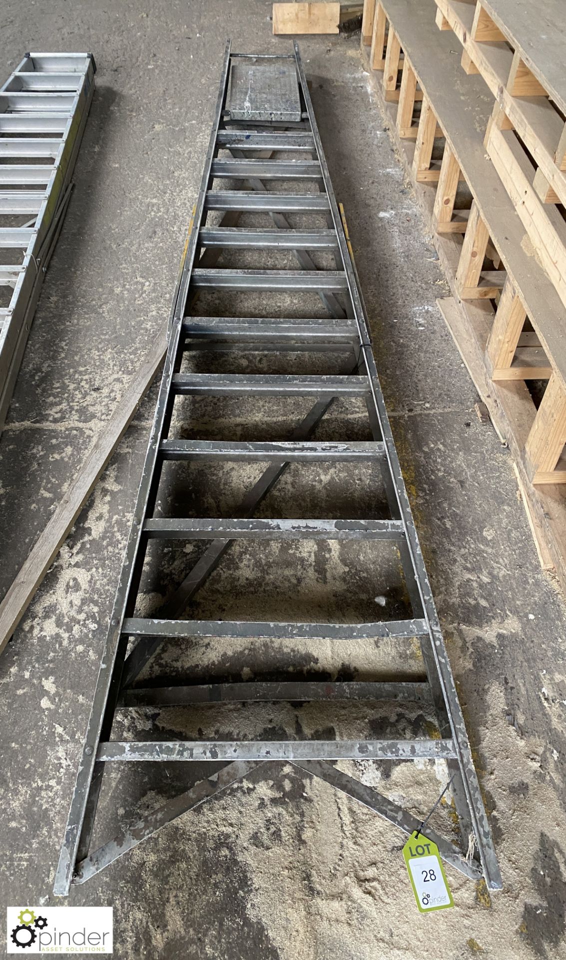 Aluminium 12-tread Stepladder