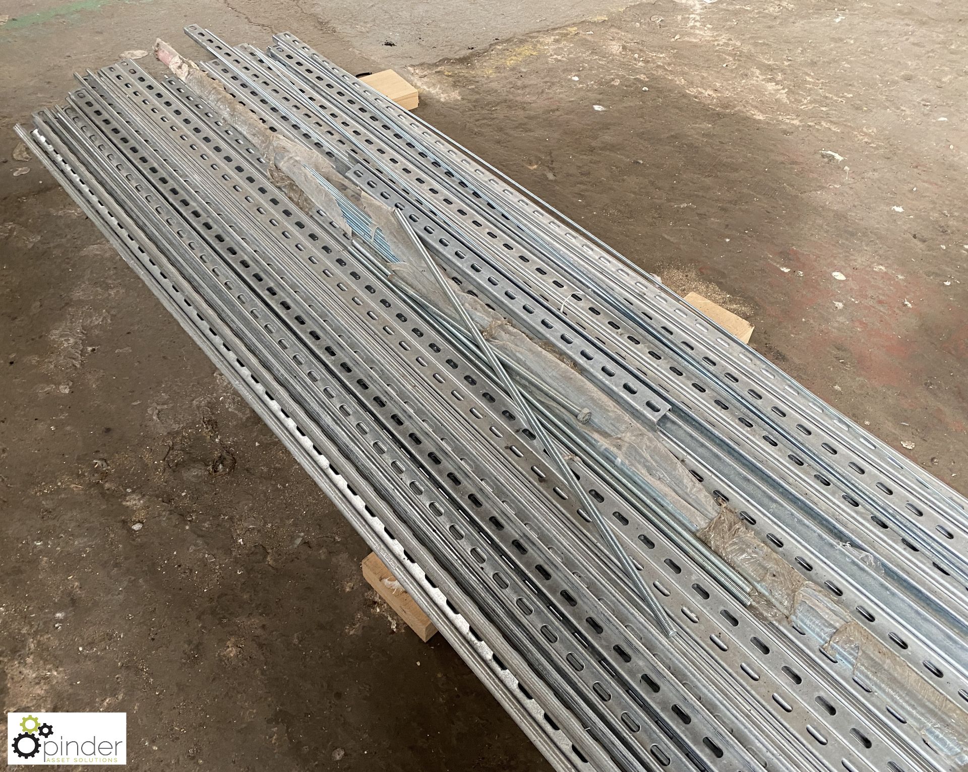 Quantity galvanised Ventilation Ducting and Mounting Tracks - Bild 10 aus 13