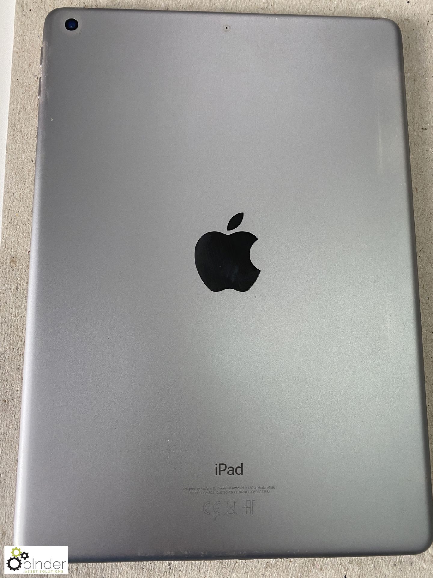 Apple iPad 6th Gen, 9.7in, 32GB, model A1893, reset and ready for use, with case, no lead or charger - Image 4 of 8