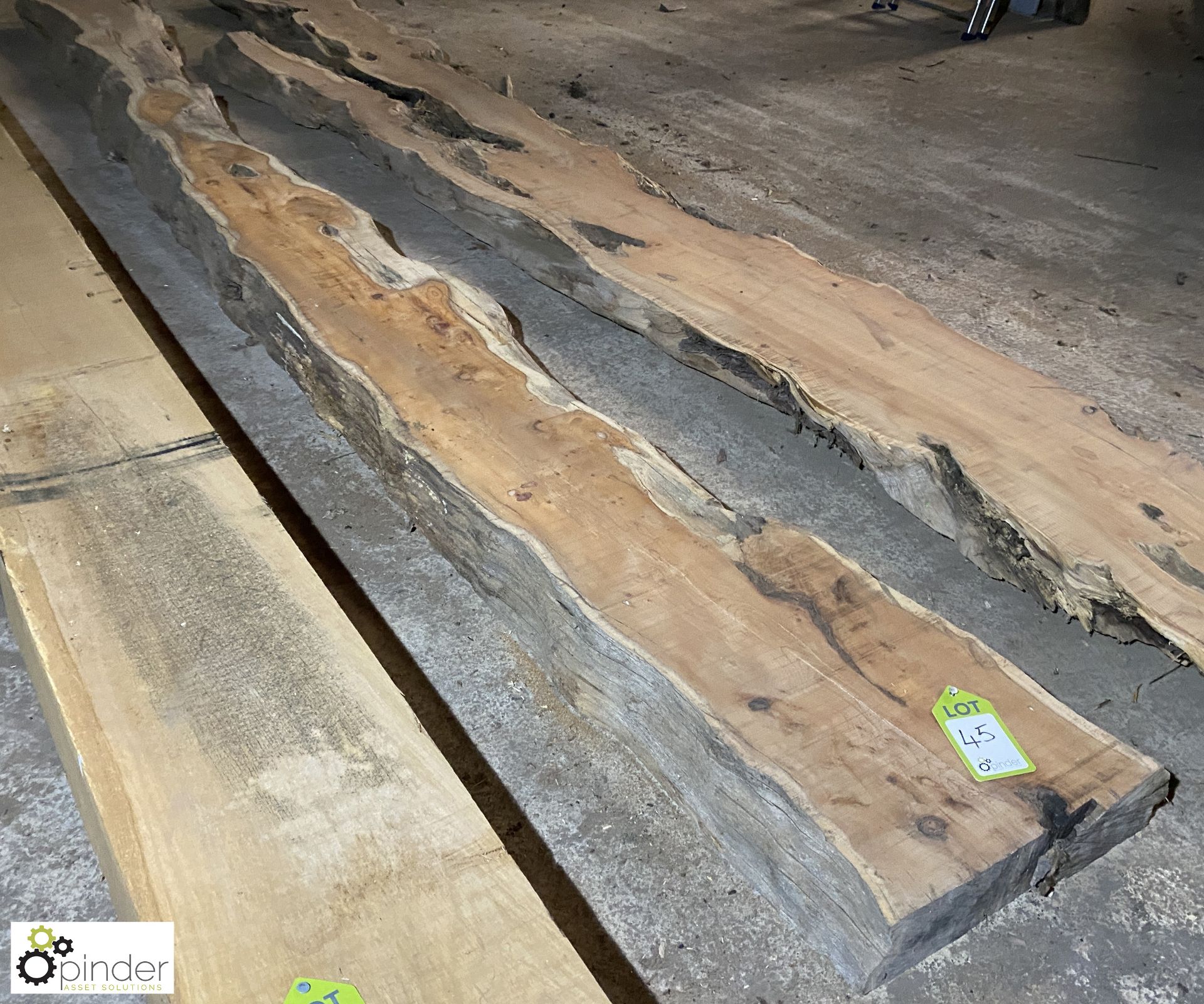 Air dried Yew Board, 3550mm x 250mm x 100mm - Image 2 of 6