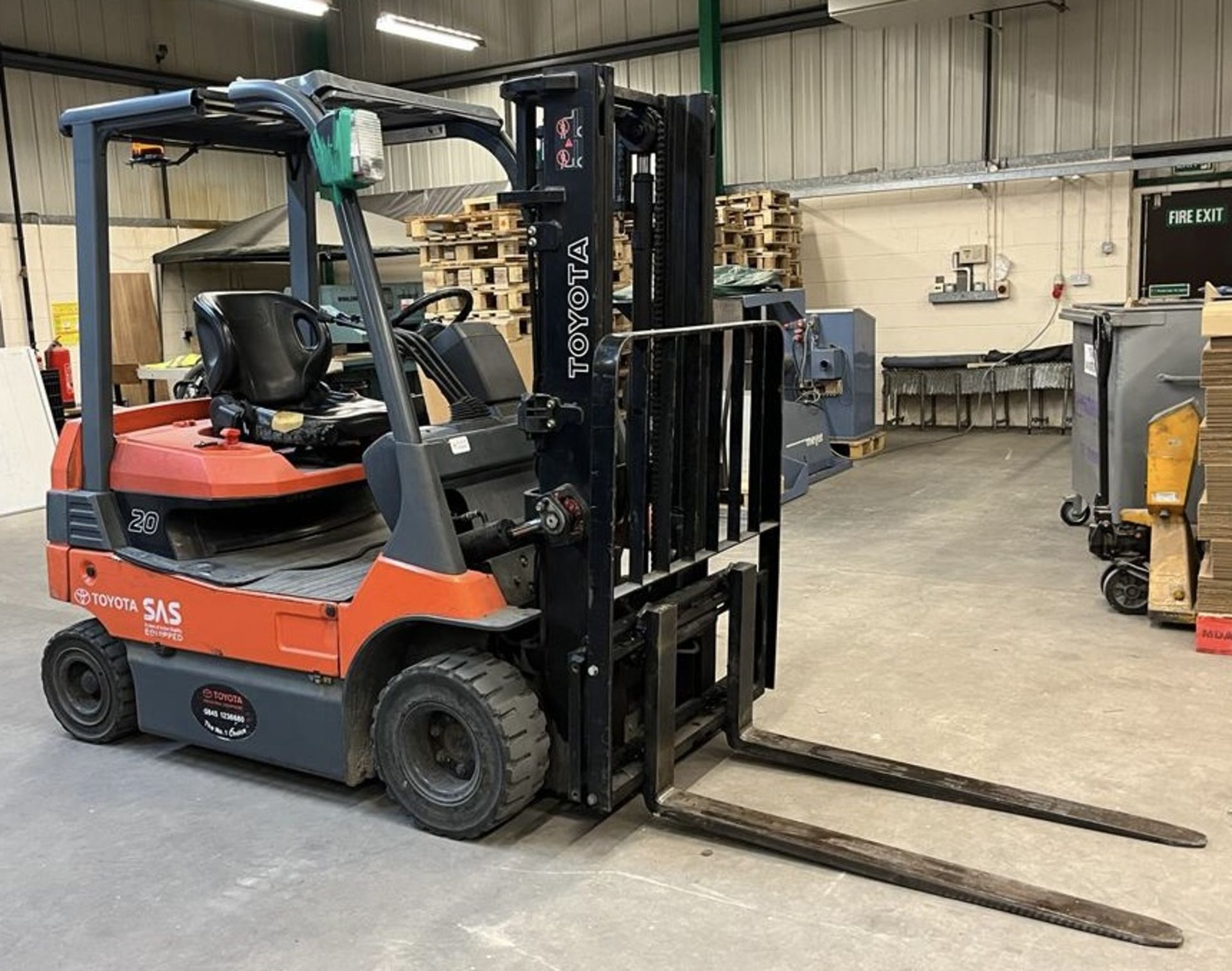 Toyota 7FB20 Electric Forklift Truck, 2391hours, 2 - Image 2 of 24