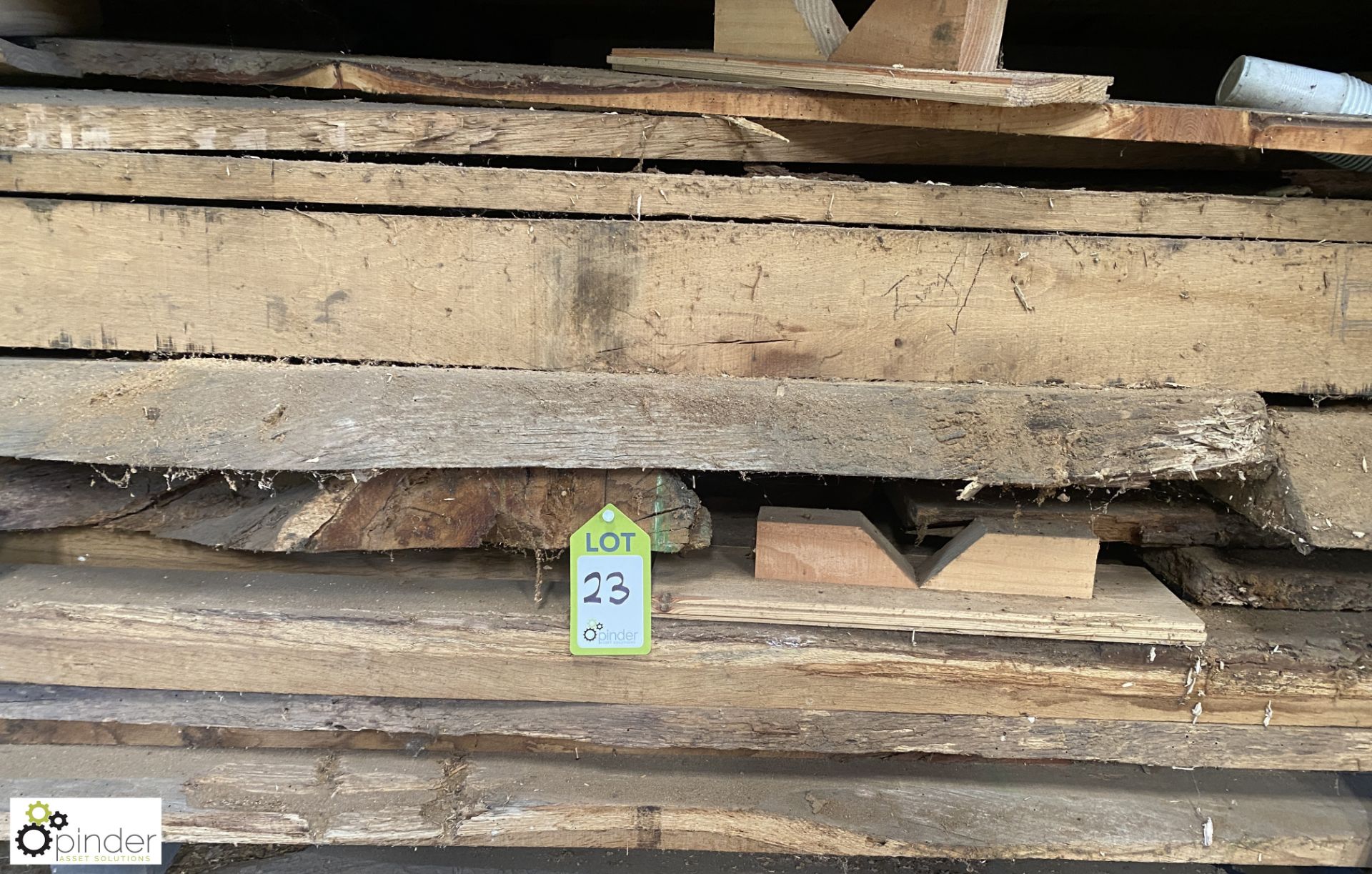 Quantity various sized Oak and Softwood Beams, up to 4000mm, to shelf - Image 5 of 8