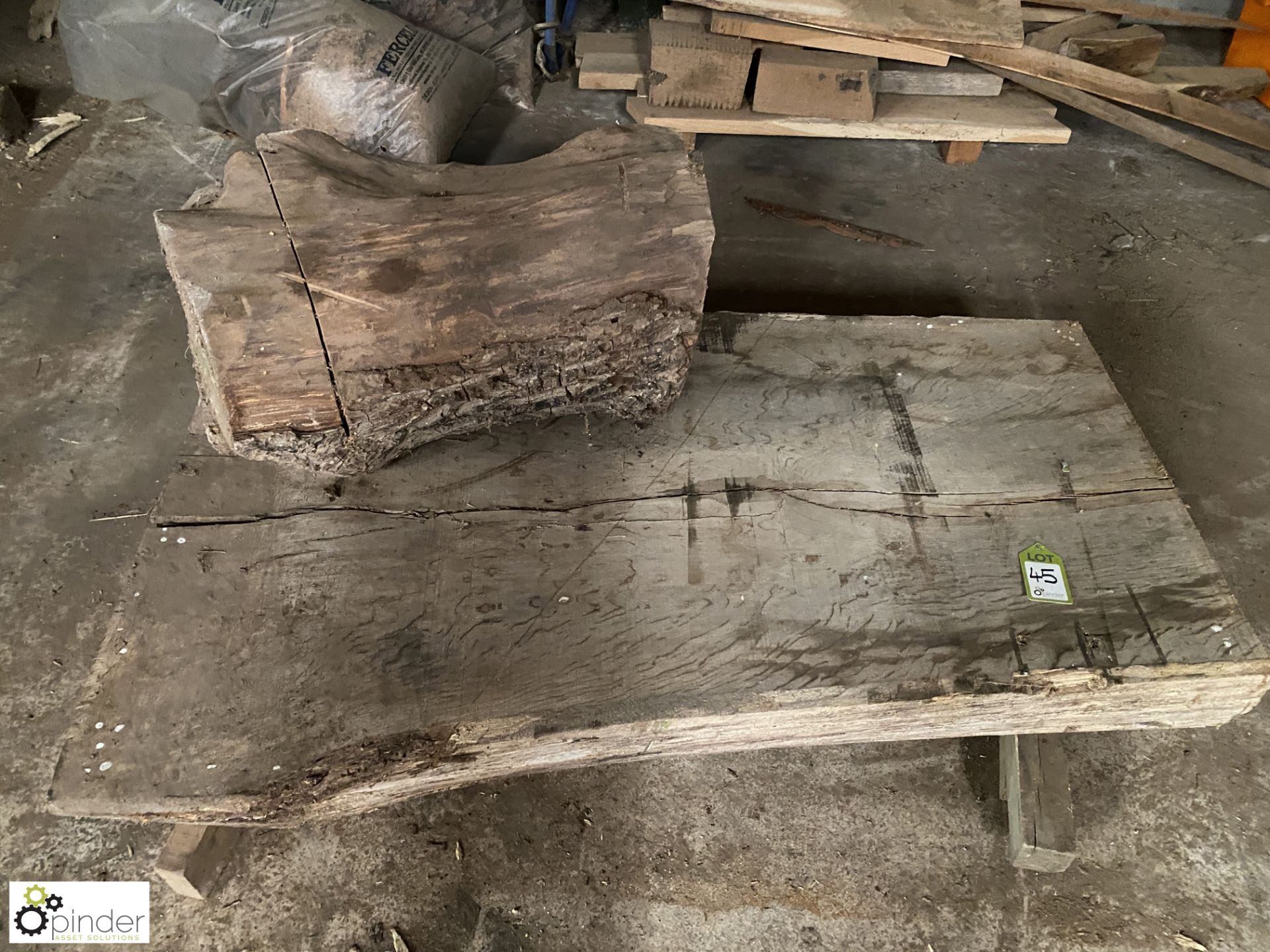 Air dried Oak Board, 1670mm x 1050mm x 220mm and air dried Oak Stump, 850mm x 450mm diameter - Image 3 of 5