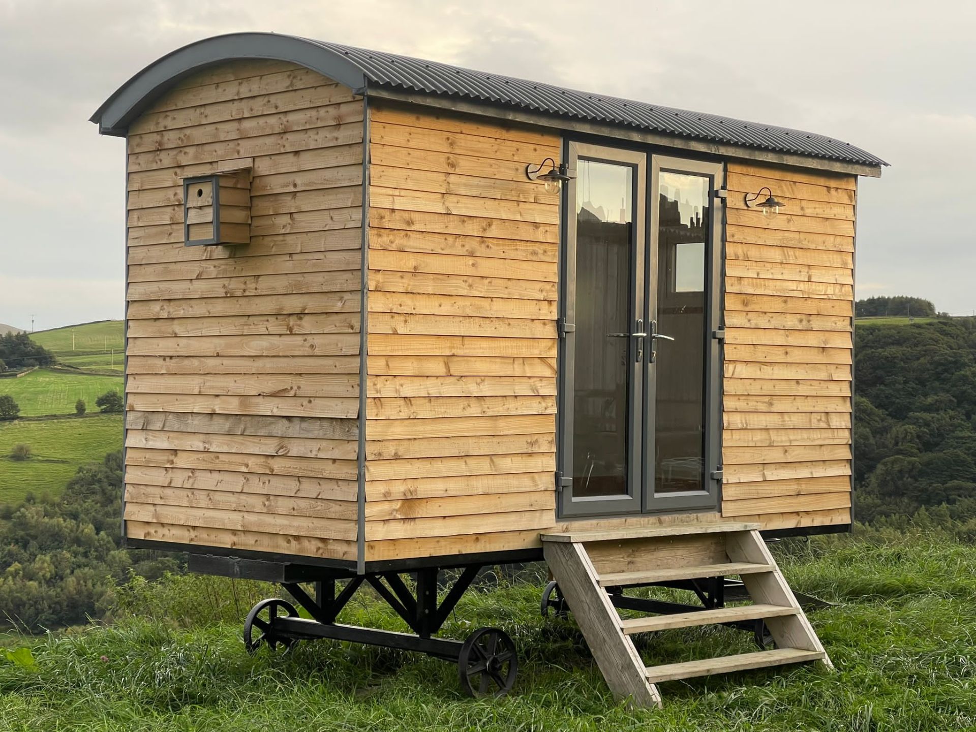 Hand crafted unique traditional Shepherds Hut, wit - Image 3 of 13