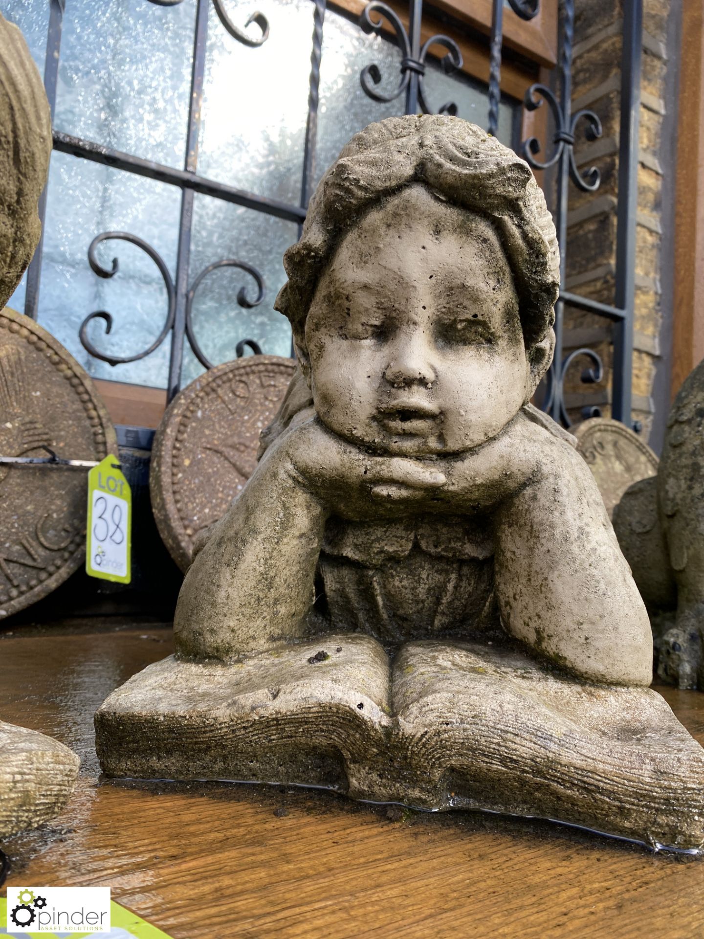 A pair of reconstituted stone Statue of children l - Image 6 of 7