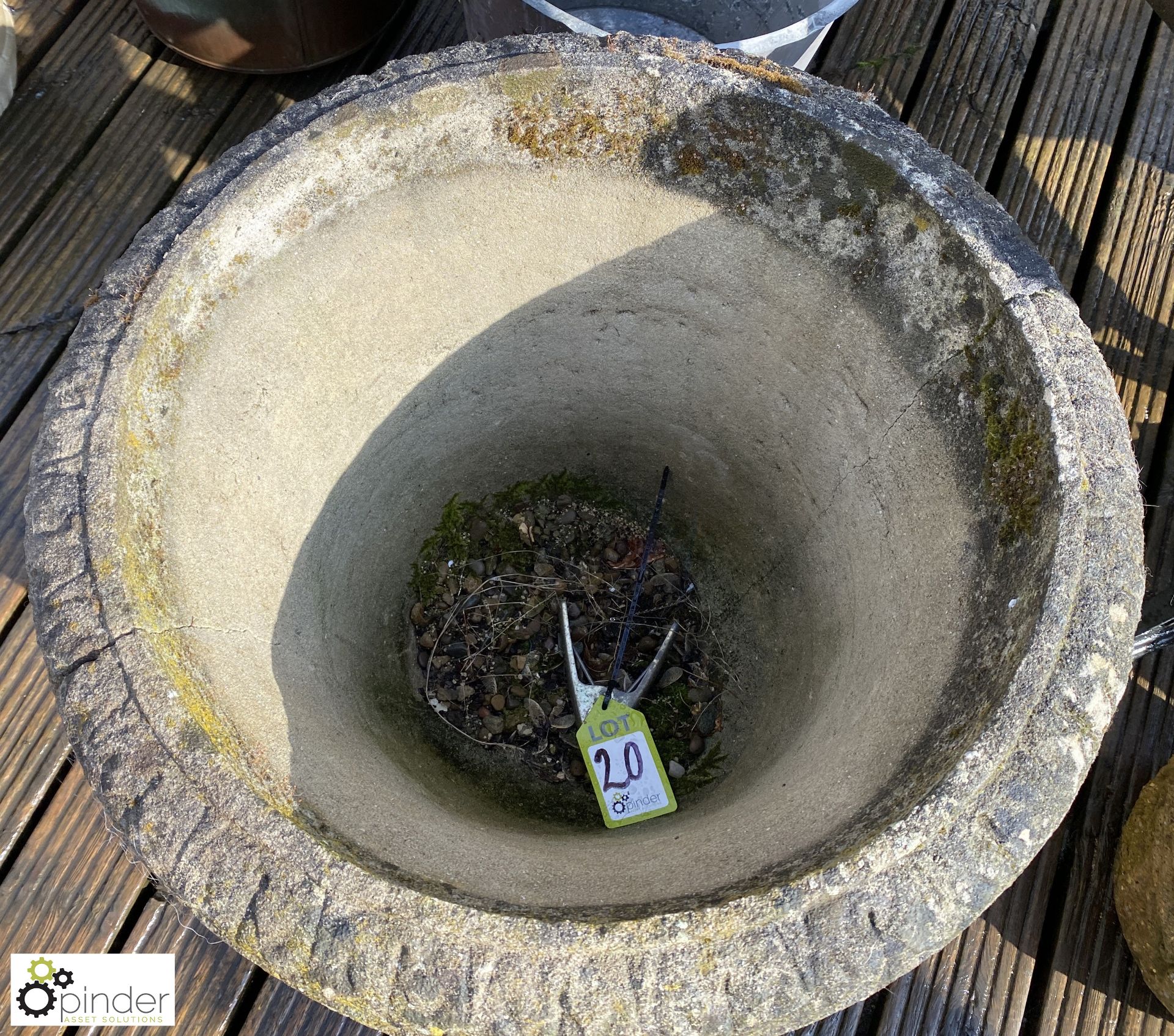 A reconstituted stone Planter with acanthus leaf d - Image 3 of 5