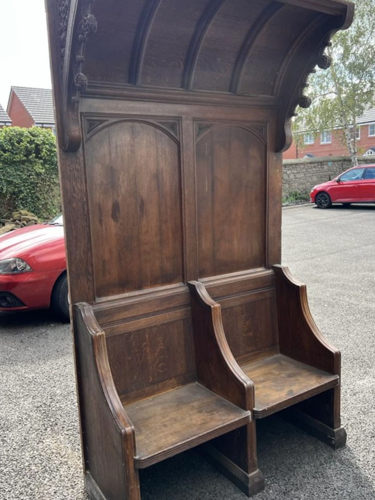 A hand carved gothic oak 2-seater Settle/Pew with - Image 8 of 12