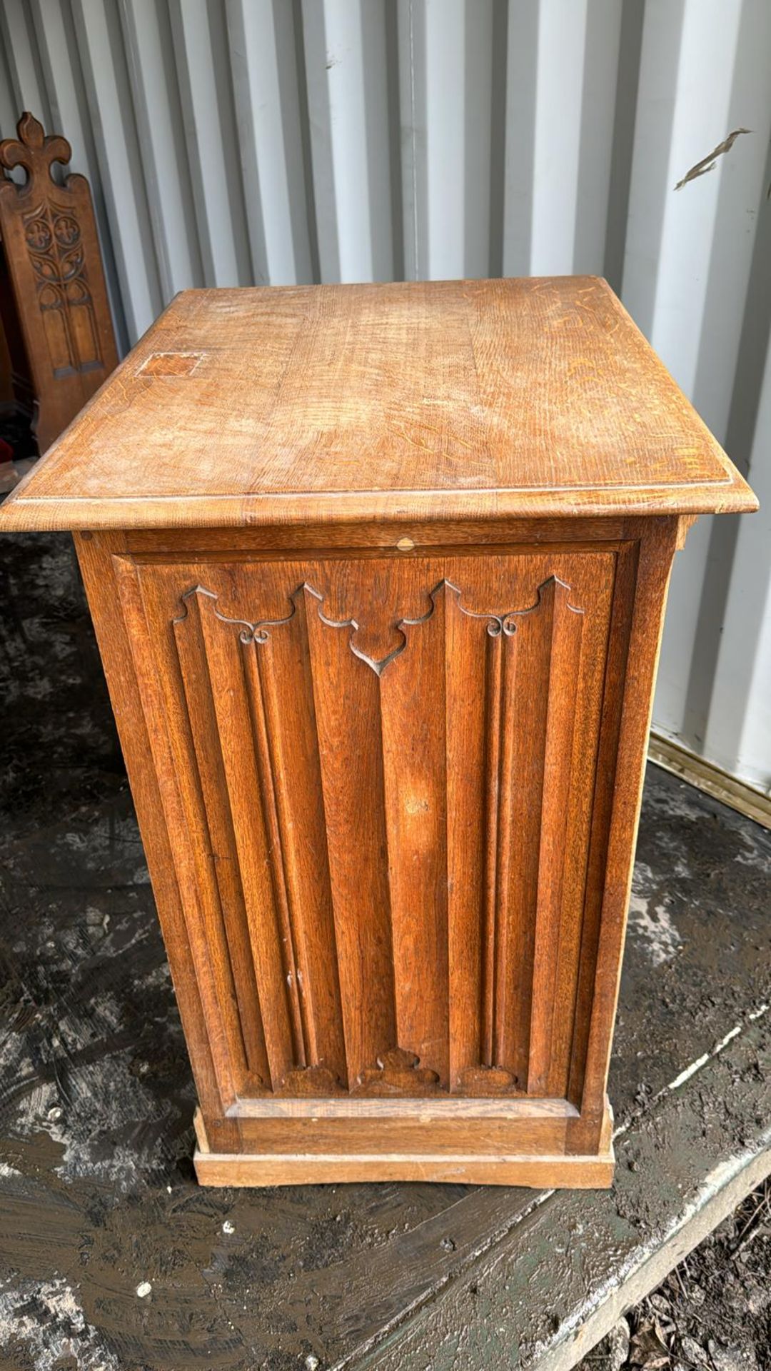 A oak gothic Table, with carved gothic fret linen - Image 4 of 4