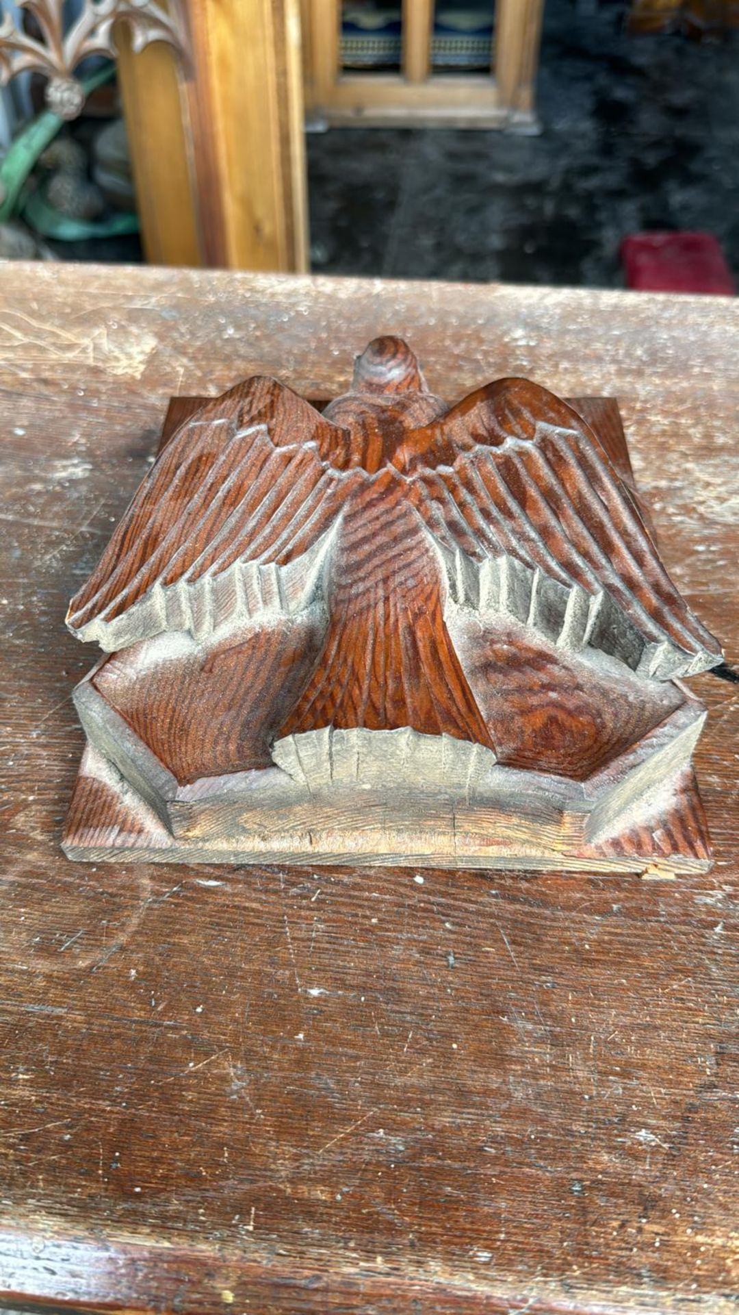 Hand carved pitch pine Carving, of a song bird on - Image 5 of 5