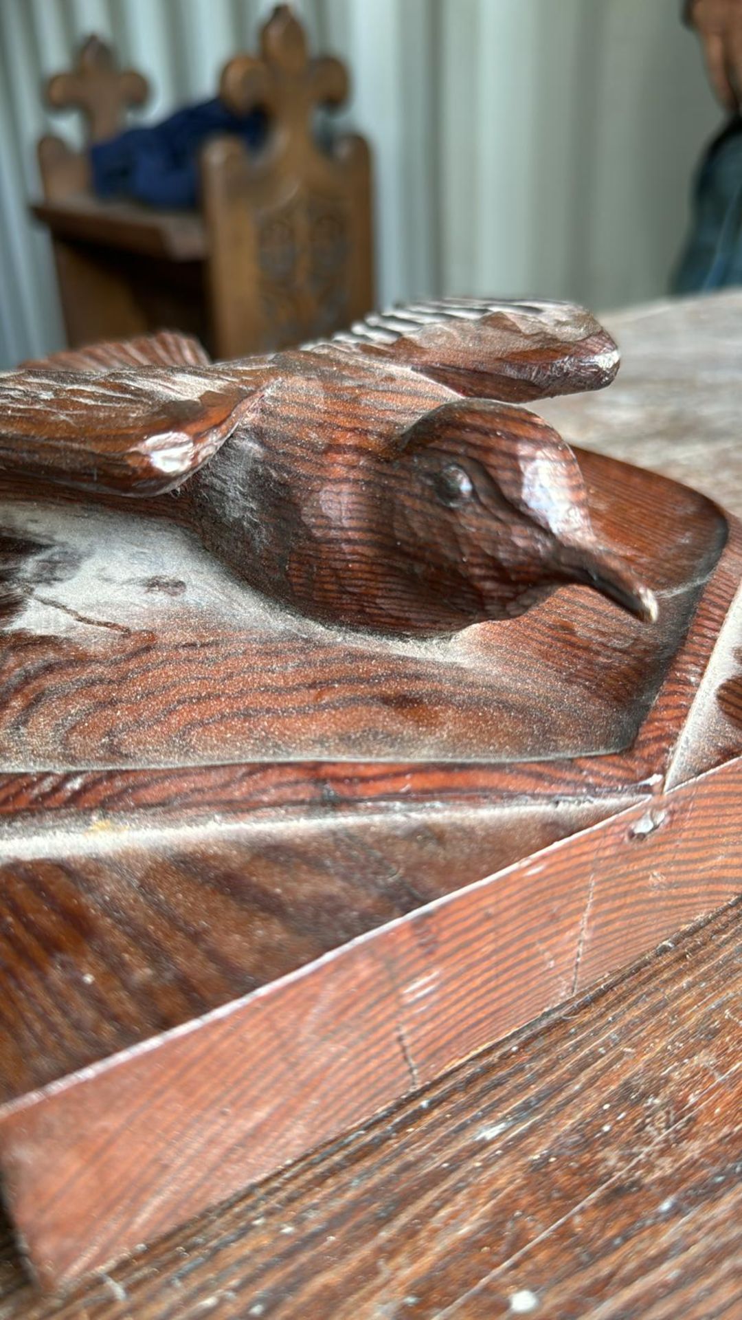 Hand carved pitch pine Carving, of a song bird on - Image 4 of 5