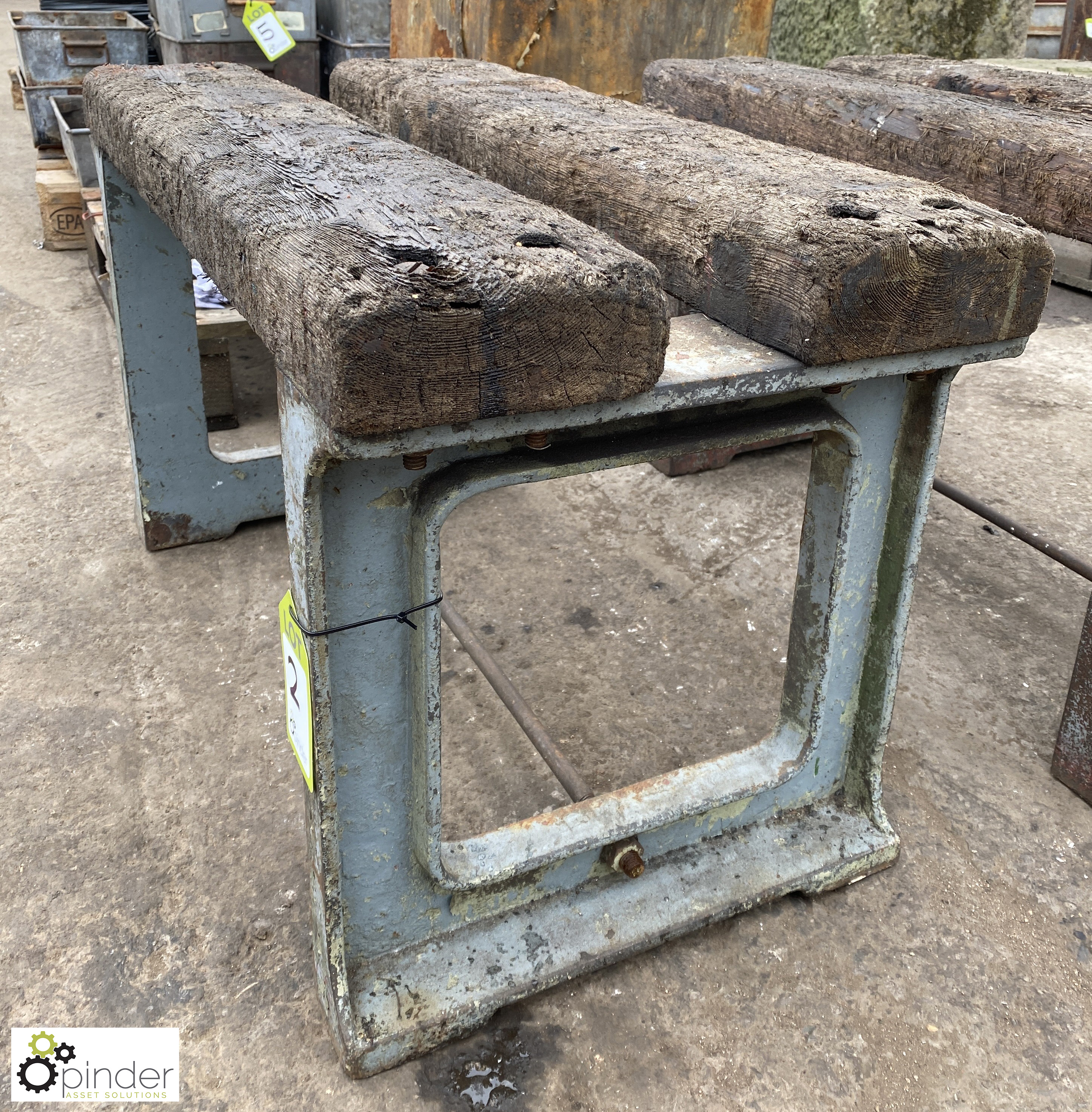 Antique Industrial Bench, with cast iron legs and timber slats, 920mm x 450mm x 520mm - Image 2 of 4