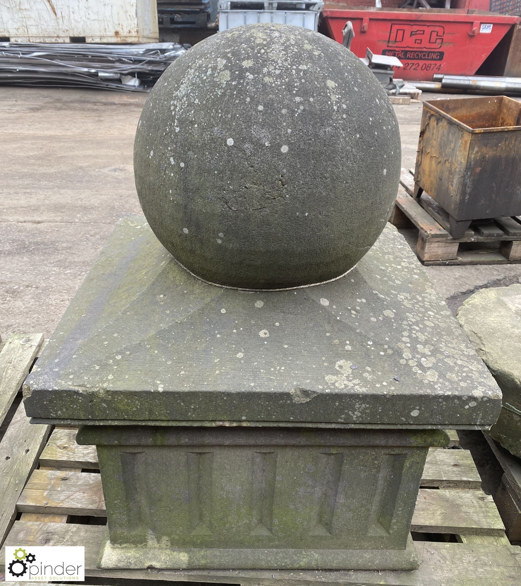 Set 3 Yorkshire stone Gate Post Pier Caps, with ball top, base 600mm x 600mm, 900mm tall - Bild 9 aus 11