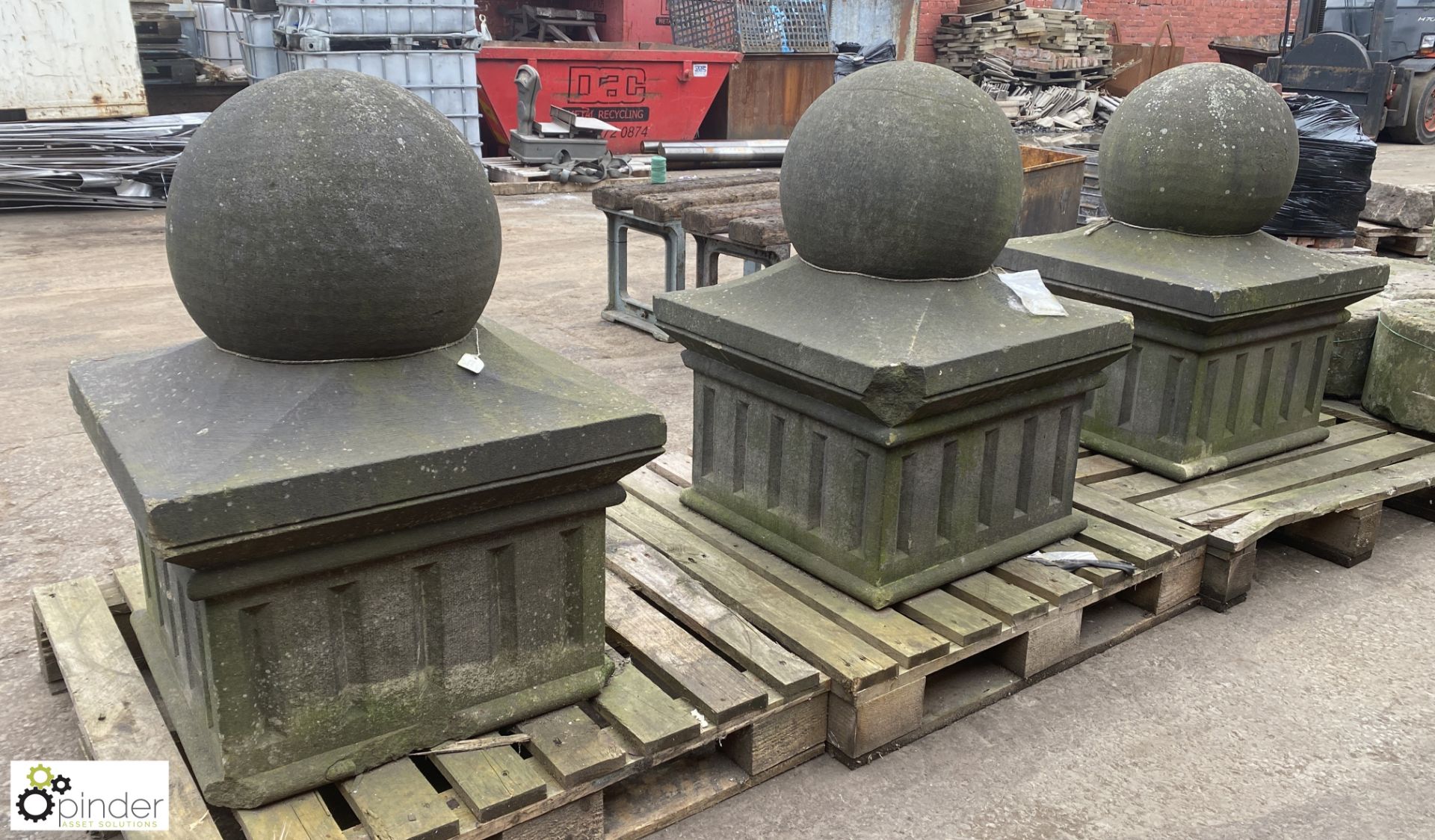 Set 3 Yorkshire stone Gate Post Pier Caps, with ball top, base 600mm x 600mm, 900mm tall - Bild 4 aus 11