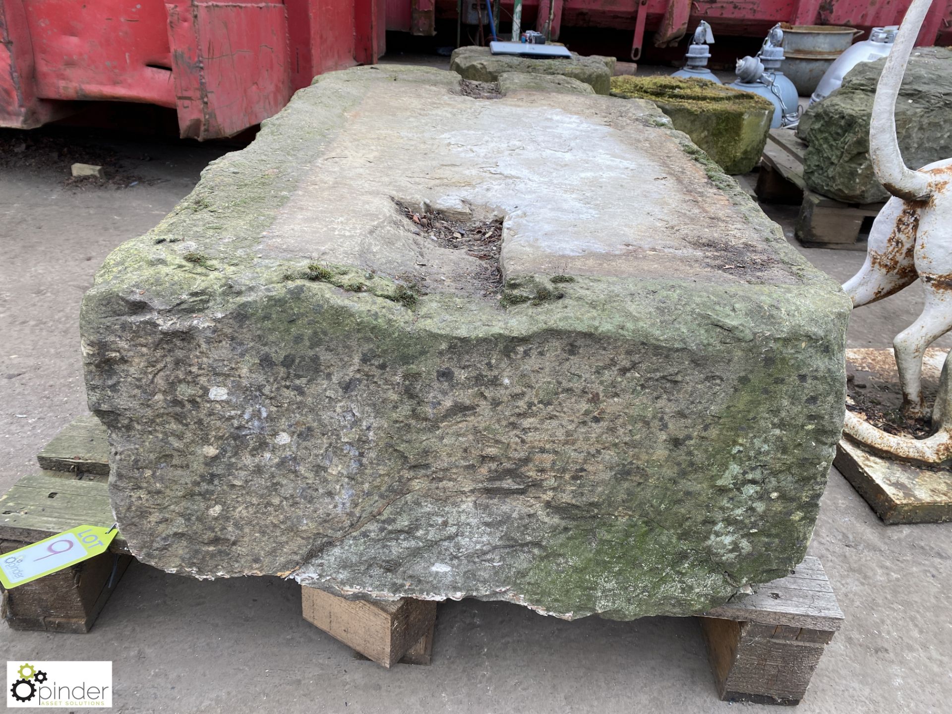 Large Yorkshire stone Gatepost, 1200mm x 700mm x 370mm - Image 4 of 6