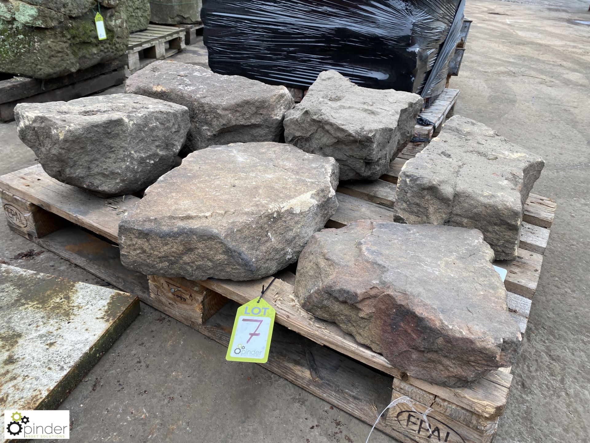 6 pieces Stone, to pallet - Image 3 of 7