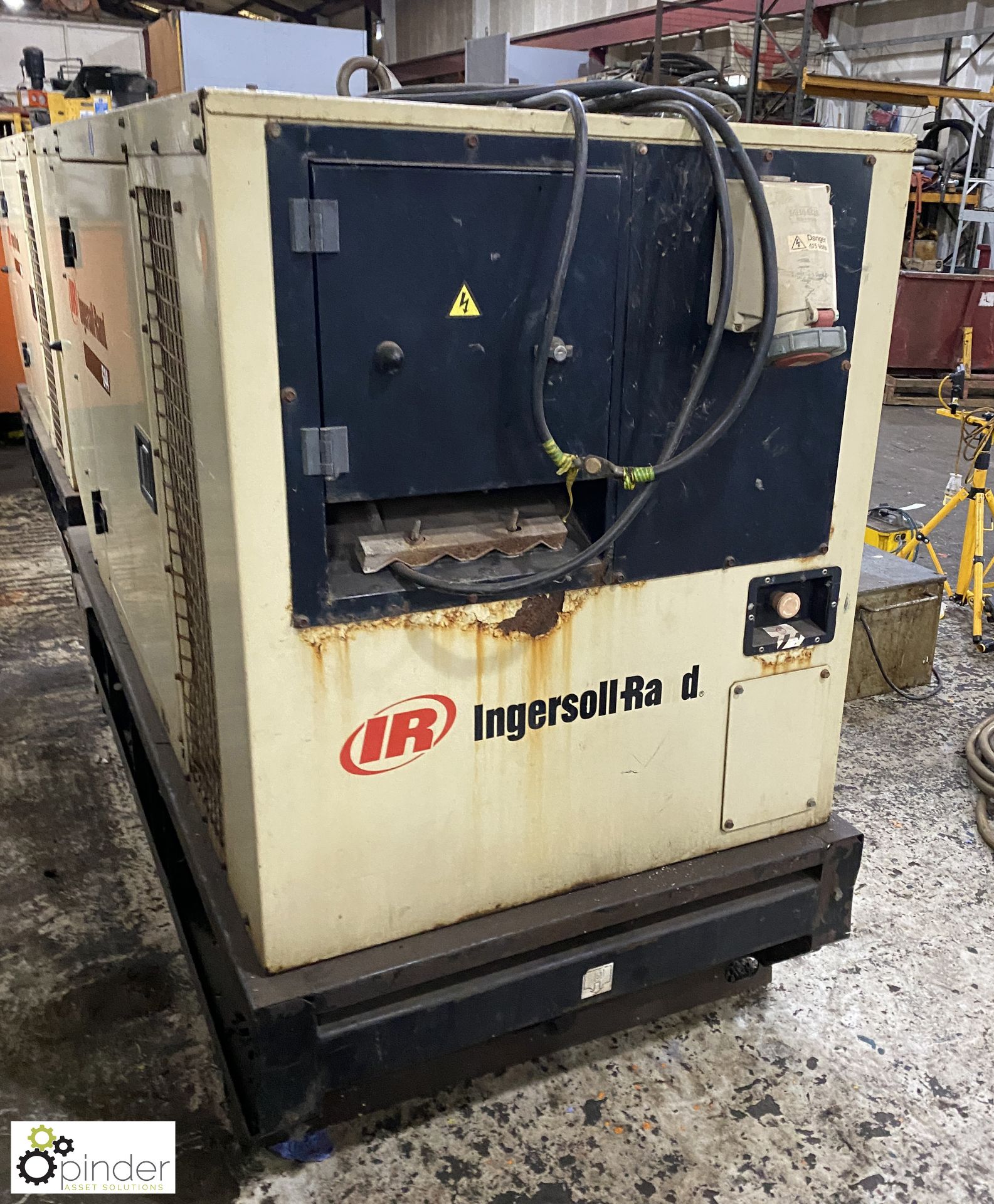 Ingersoll Rand G44 skid mounted Generator Set, 44kva, 37197hours, with acoustic cabinet - Image 9 of 11