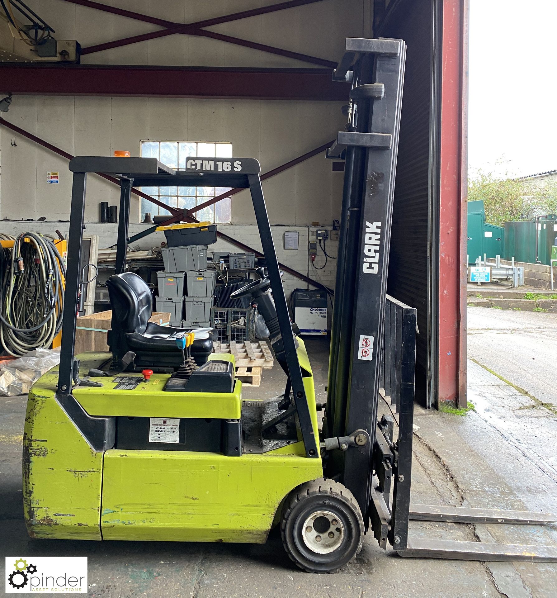 Clark CTM16S electric 3-wheel Forklift Truck, 1531hours, 1600kg, triplex mast, lift height 6130mm, - Image 4 of 17