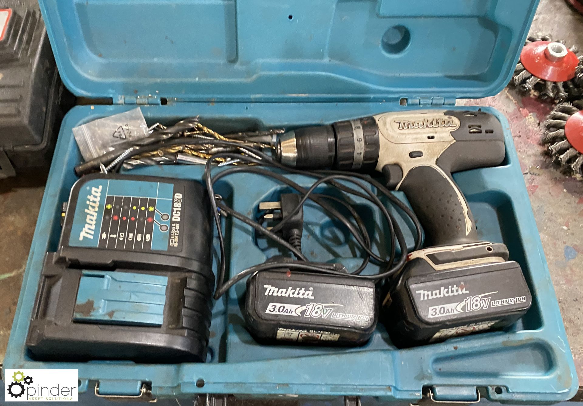 Makita 18V Rechargeable Drill, with charger, spare battery and case
