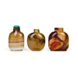 THREE CHINESE JADE & AGATE SNUFF BOTTLES, QING DYNASTY (1644-1911)