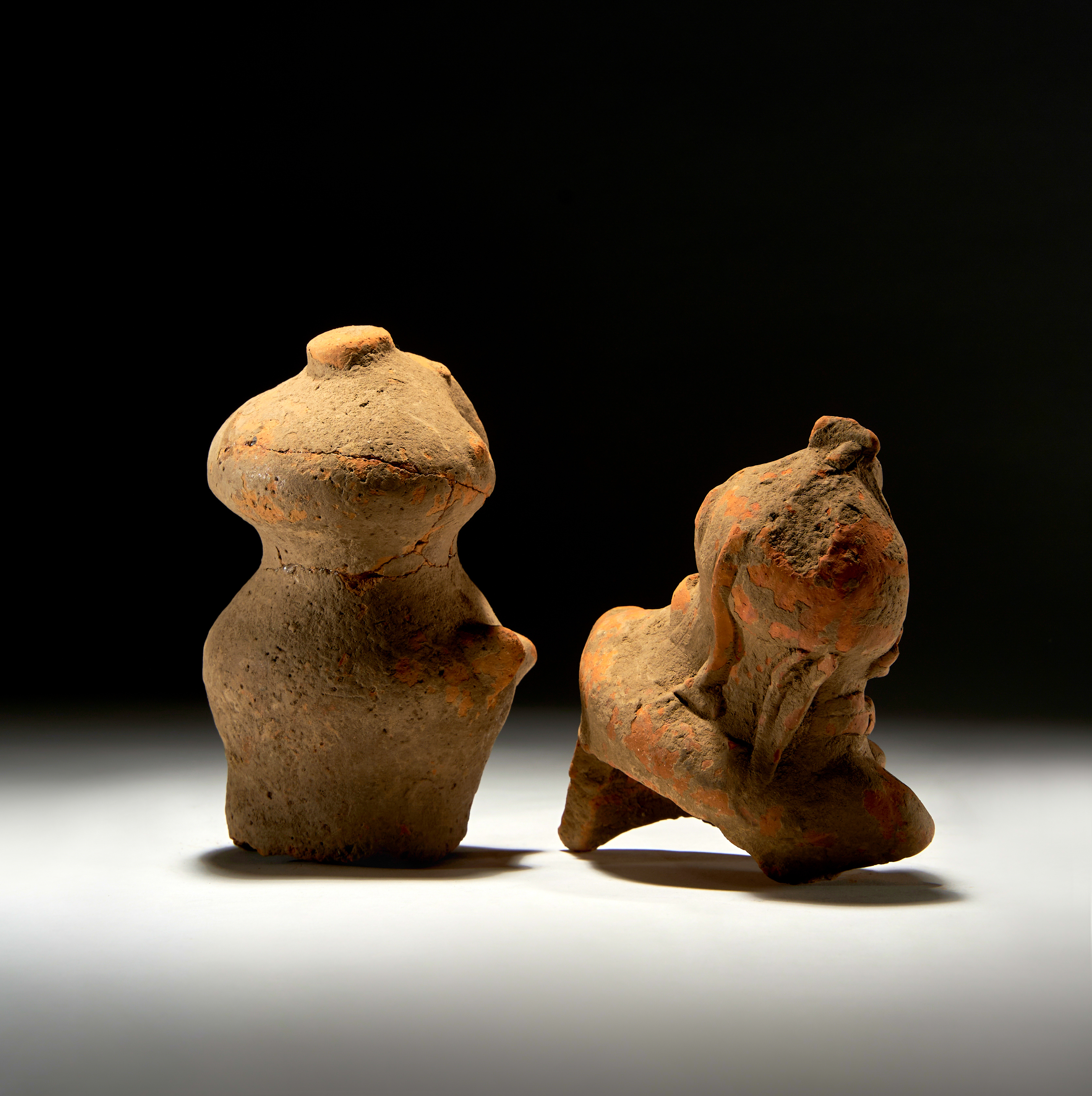 TWO INDUS VALLEY HARAPPA TERRACOTTA FIGURES CIRCA 3RD MILLENIUM BC - Image 2 of 2