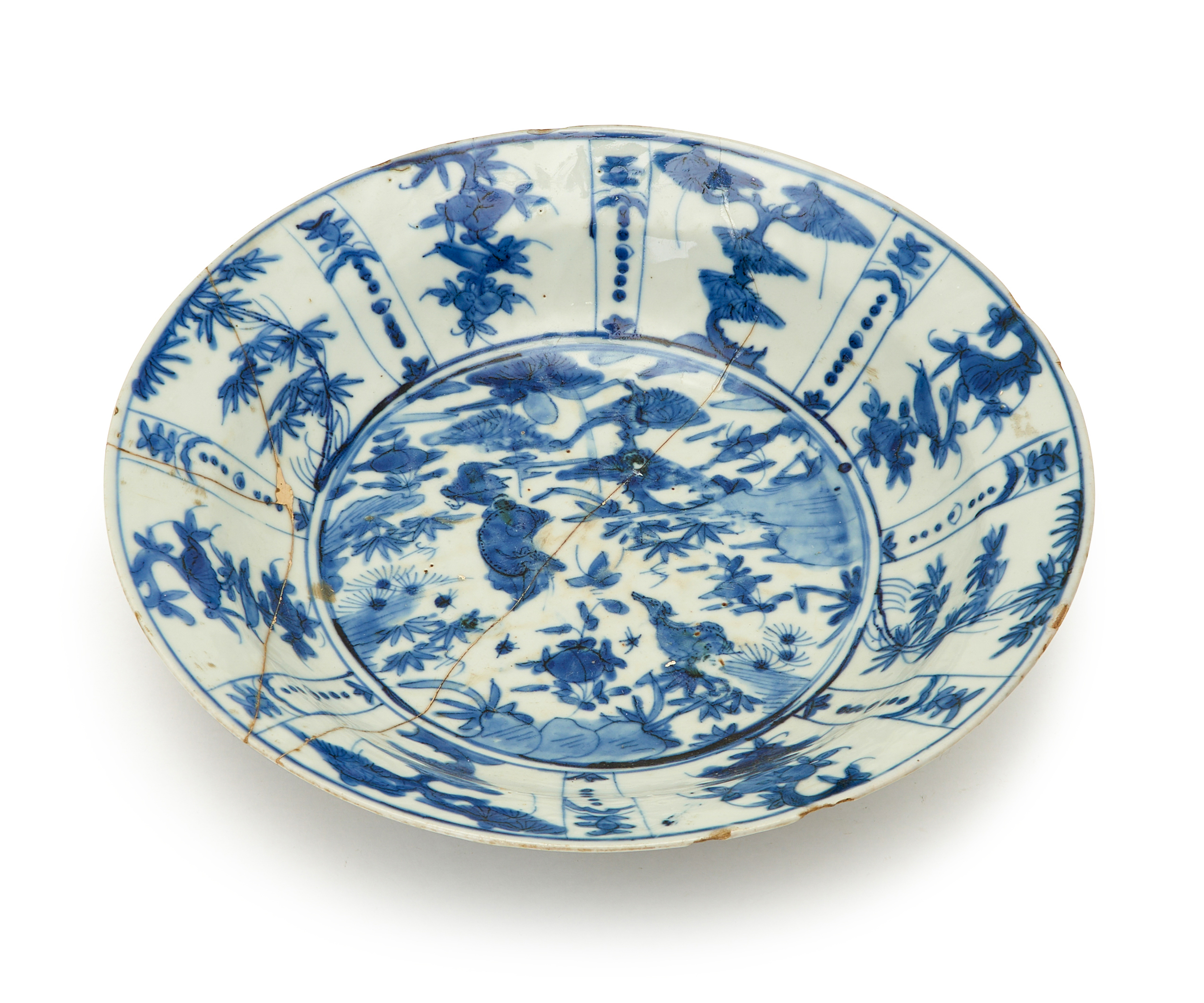 A CHINESE BLUE & WHITE PLATE, CHONGZHEN (1627-1644)