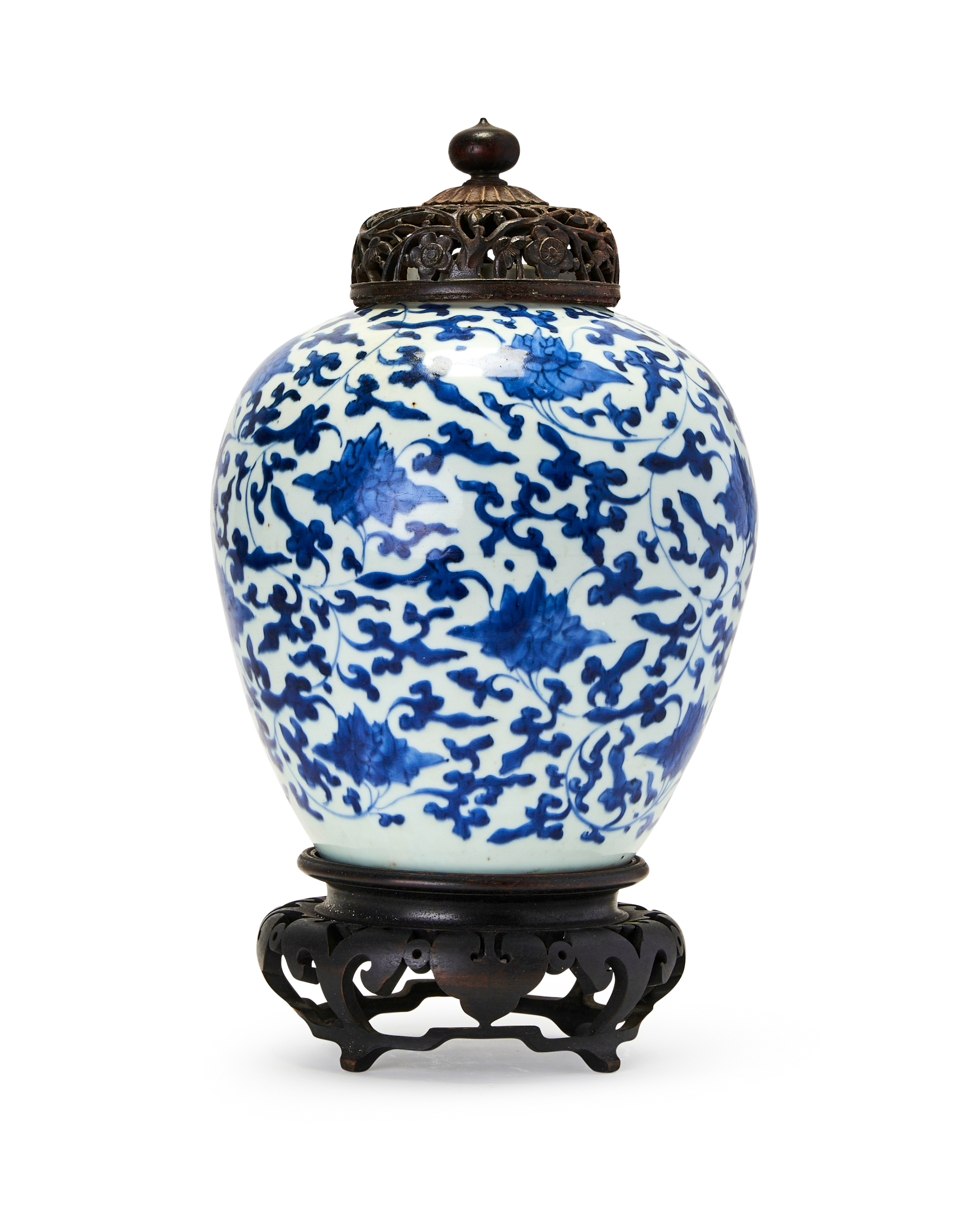 A CHINESE BLUE & WHITE LIDDED JAR, CHONGZHEN (1627-1644)