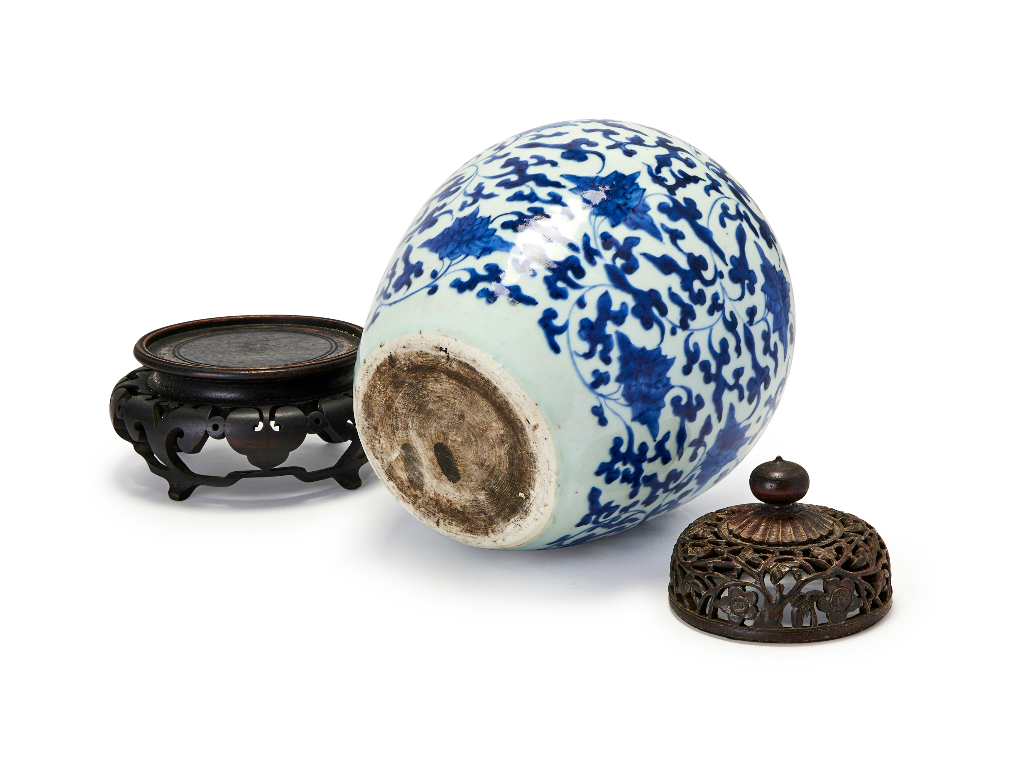 A CHINESE BLUE & WHITE LIDDED JAR, CHONGZHEN (1627-1644) - Image 4 of 4